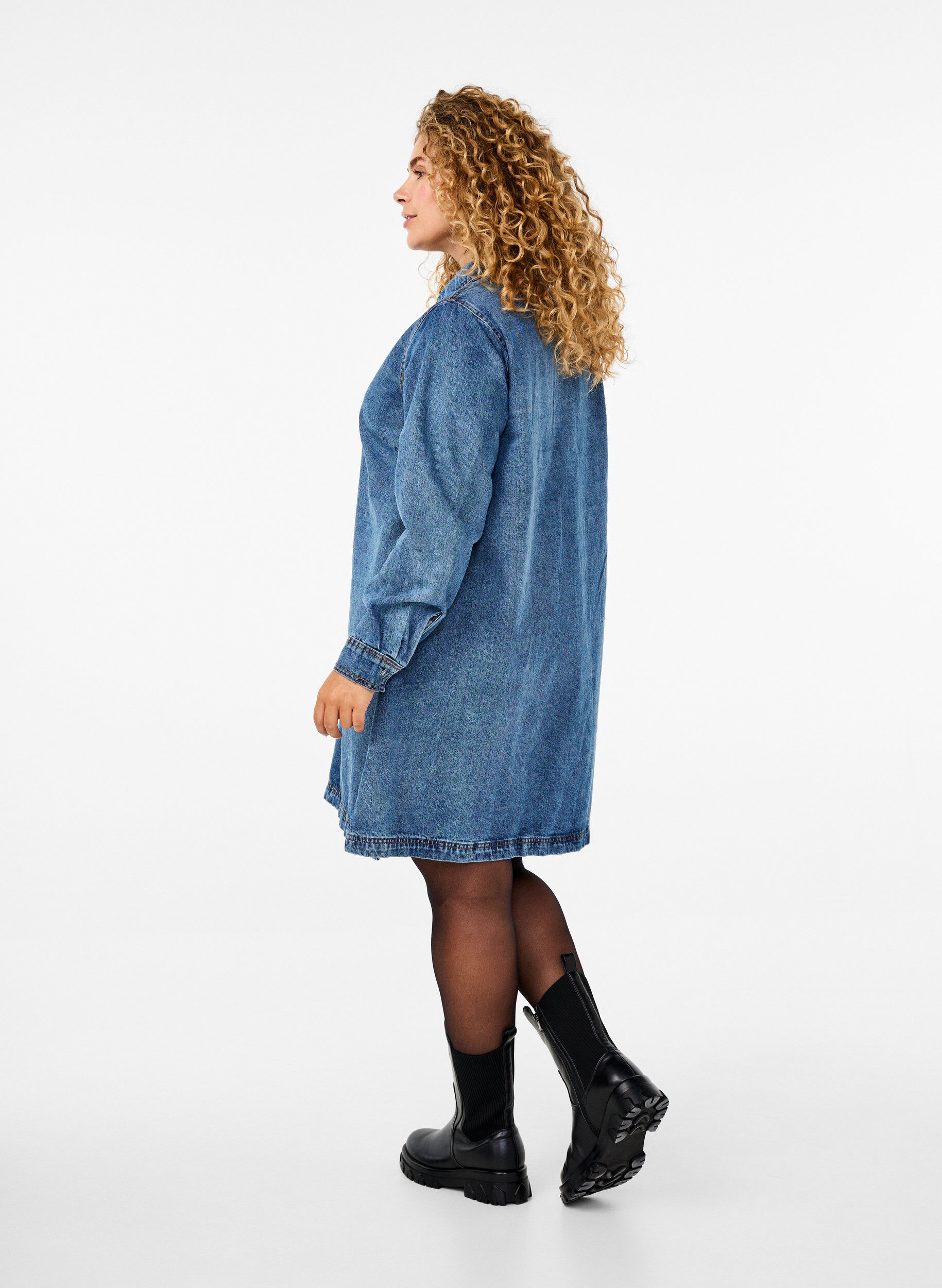 Zizzi Kort denimkjole med a-shape og lange &aelig;rmer, Blue Denim, Model image number 1