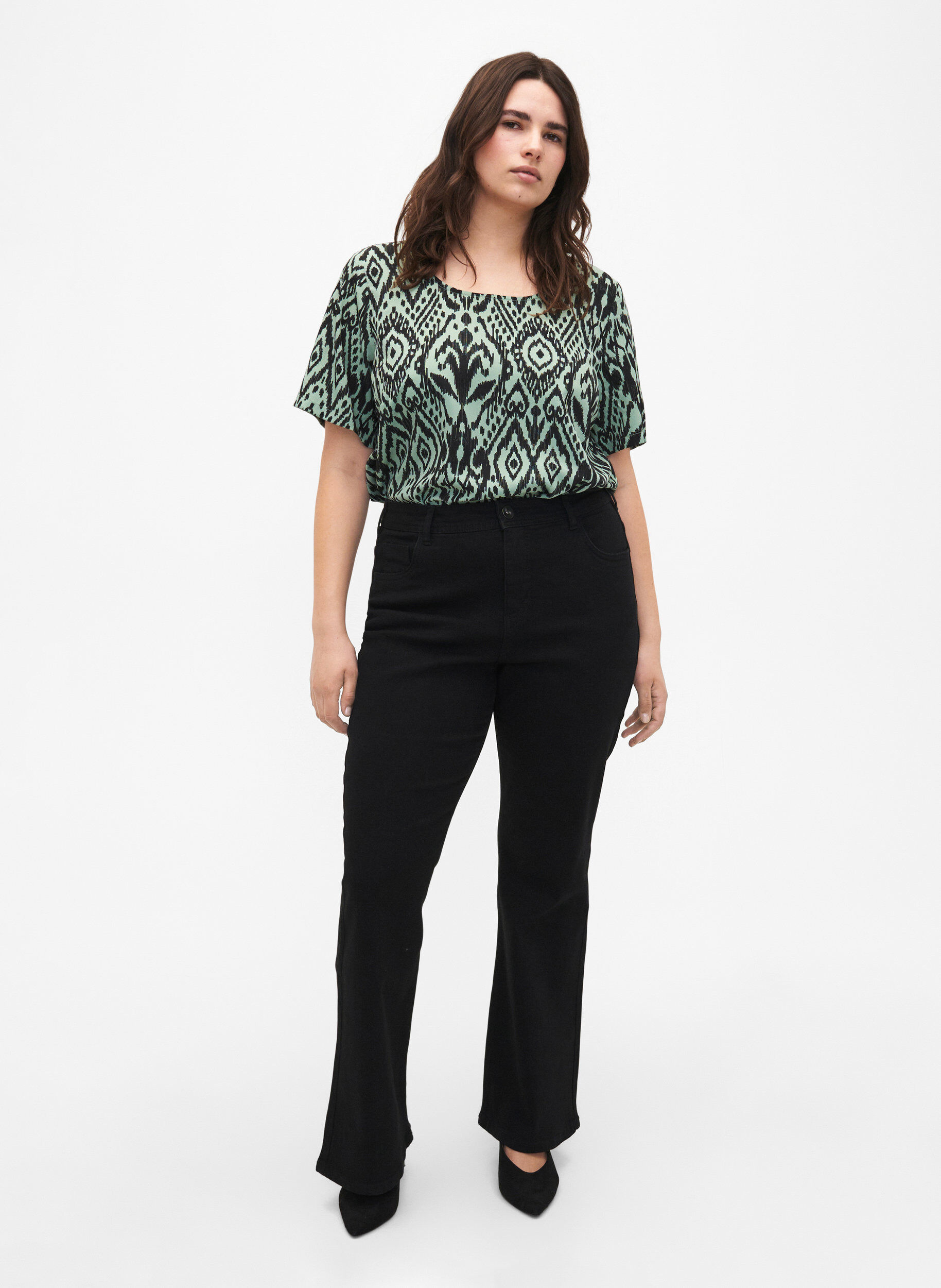 Zizzi FLASH - Bluse med korte &aelig;rmer og print, Green Bay Ehnic, Model image number 2