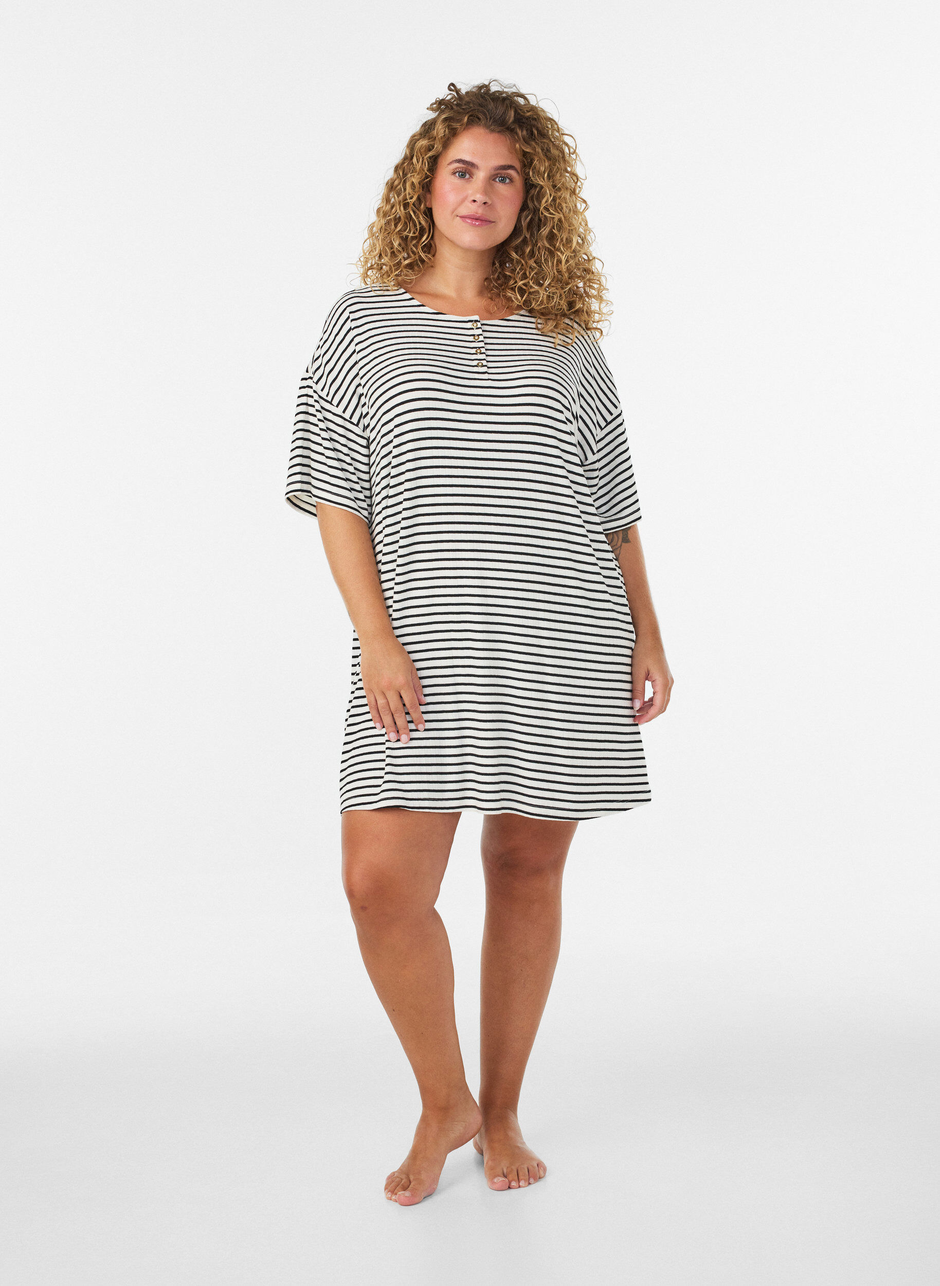 ZizziStribet natkjole i viskosejersey, Vanilla, Model image number 1