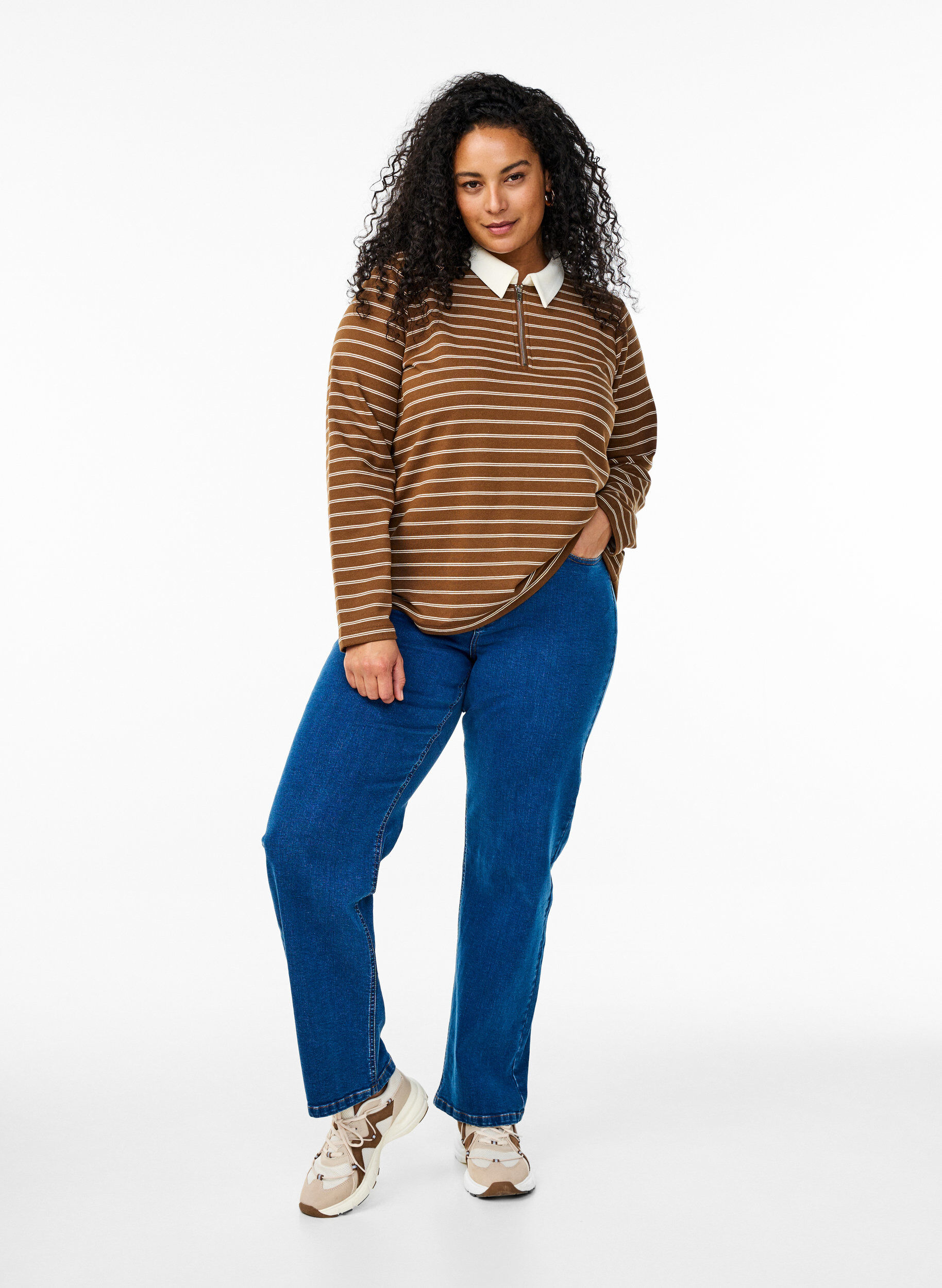 Zizzi Stribet poloshirt med lynl&aring;s, Brun, Model image number 1