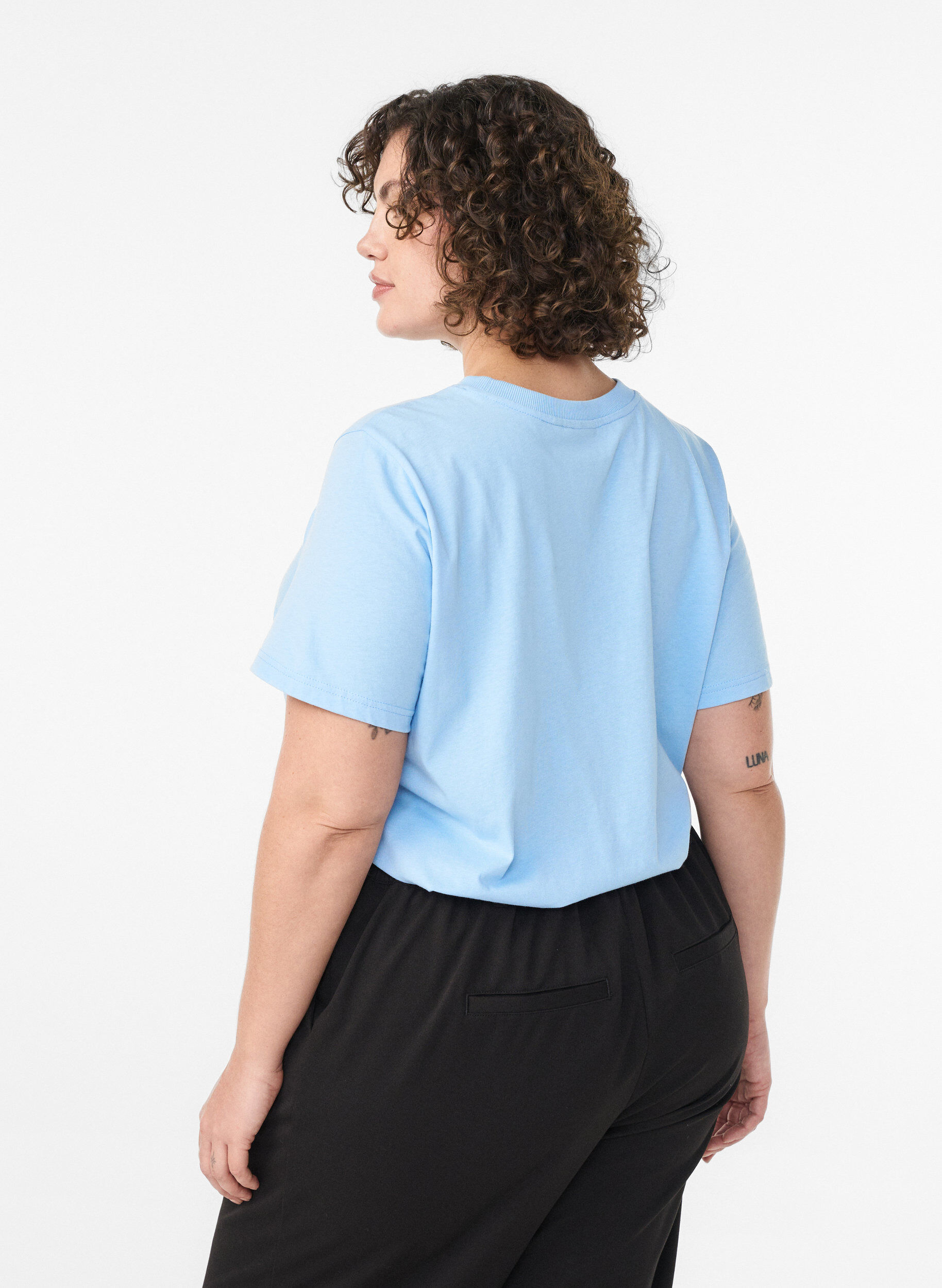 ZizziBasis t-shirt i bomuld med rund hals, Bl&aring;, Model image number 2