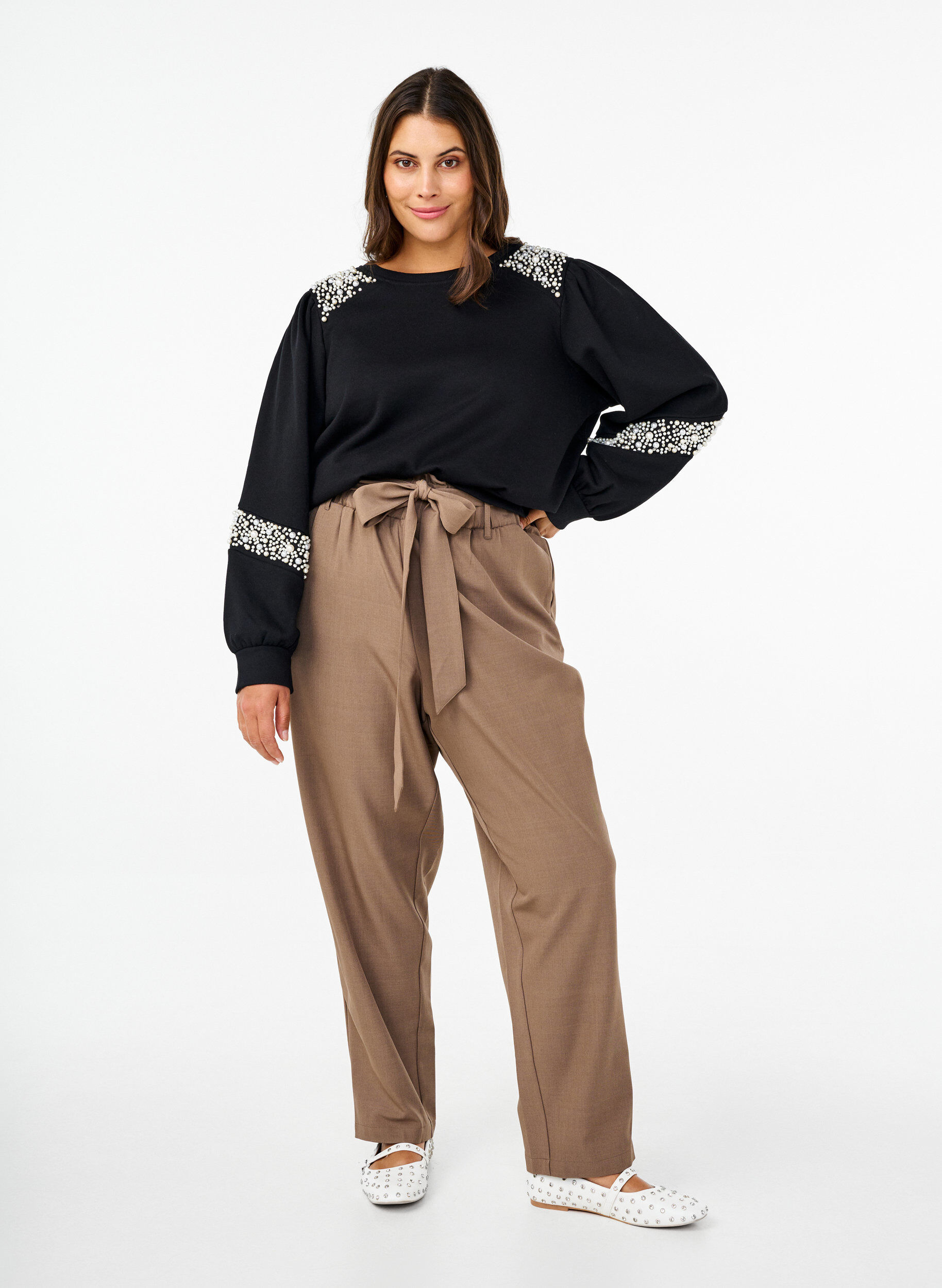 Zizzi Sweatshirt med perledetaljer, Black, Model image number 2