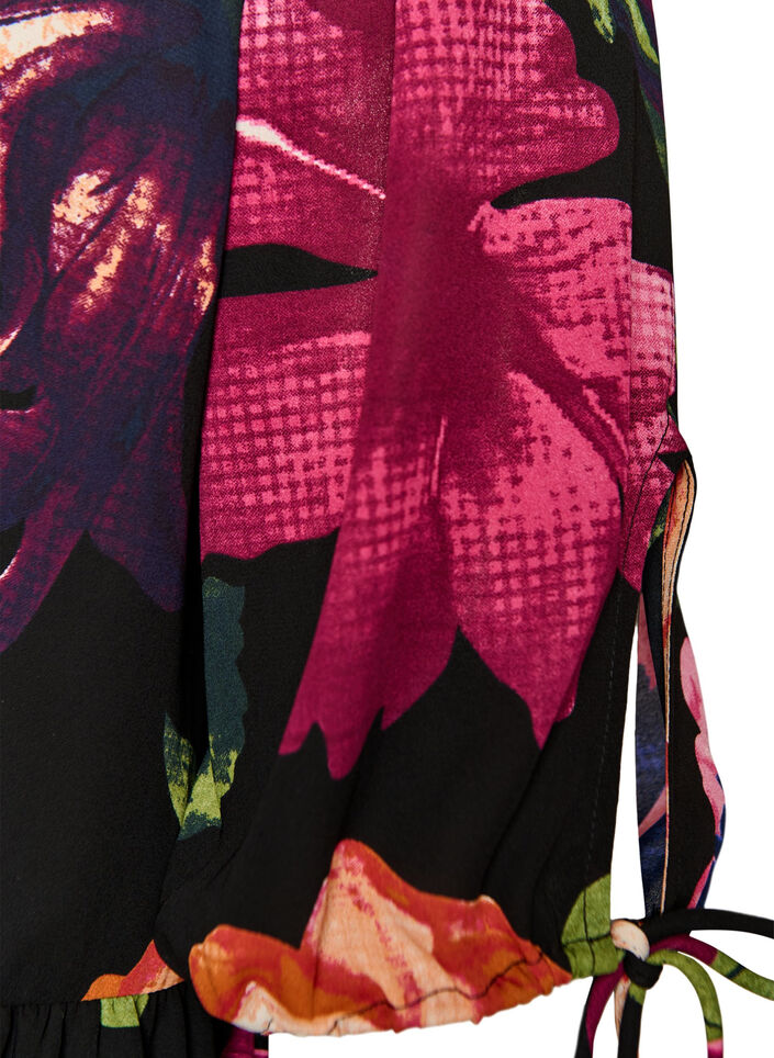Bluse med blomsterprint og peplum-effekt, Sort, Packshot image number 3