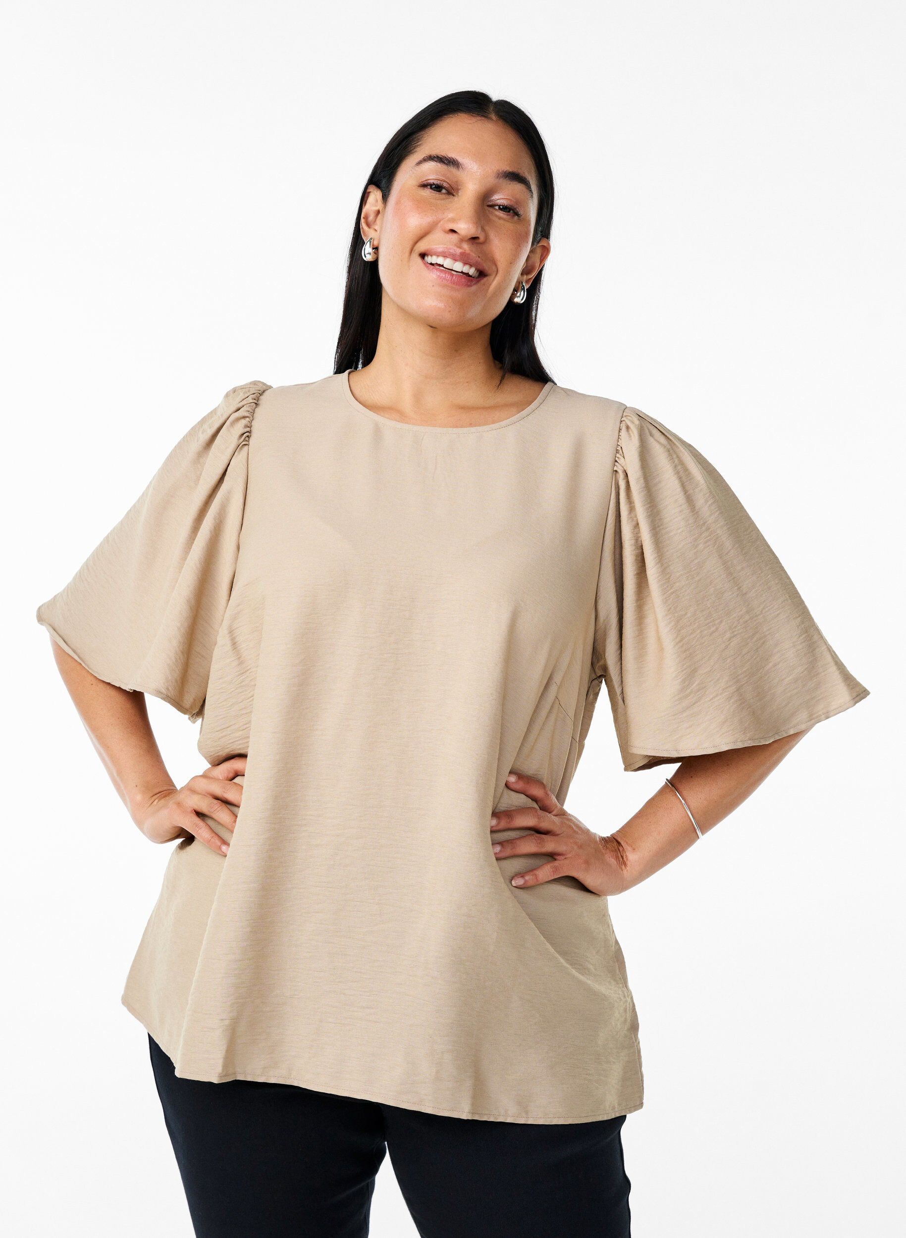 Bluse med korte, vide &aelig;rmer, Beige, Model