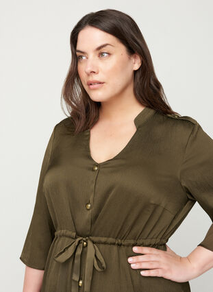 Kjole med knapper og snøre i taljen, Ivy Green, Model image number 2