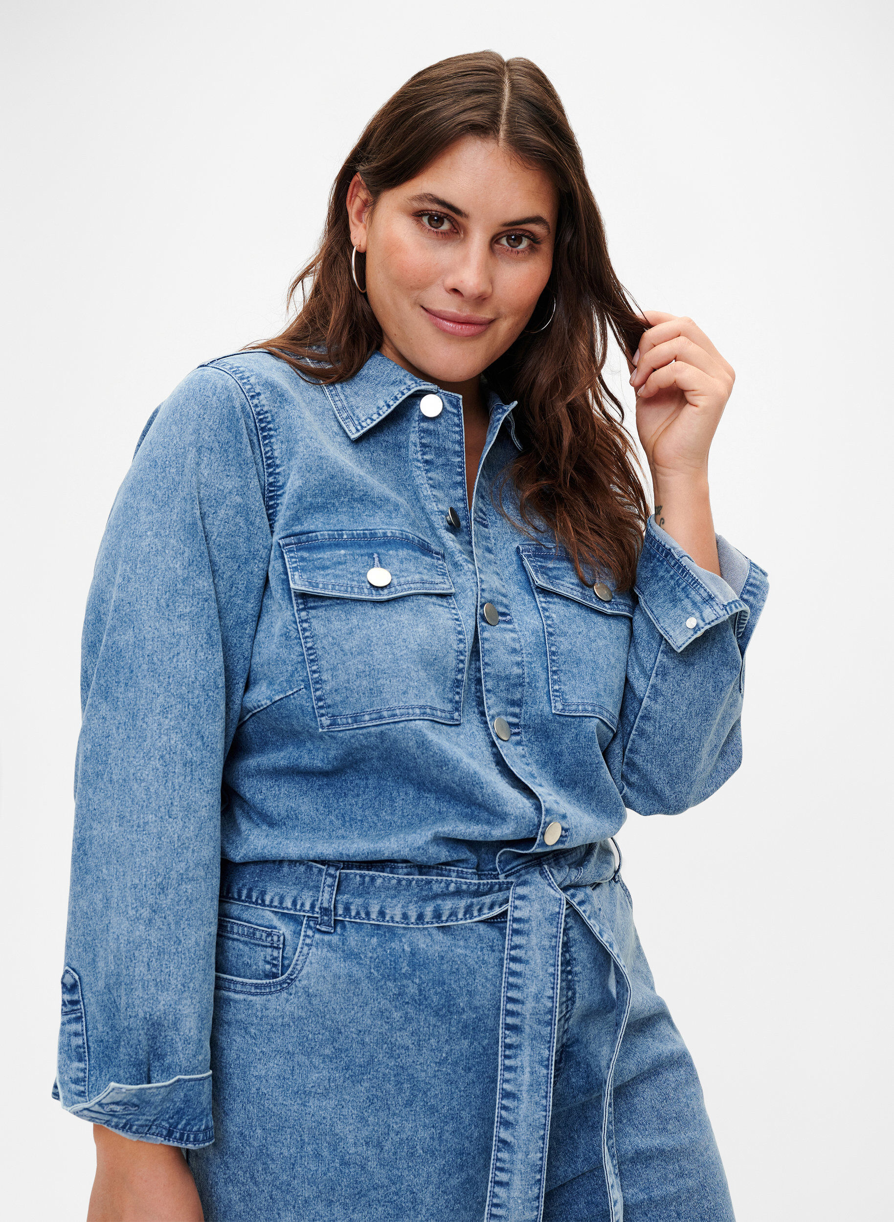 Zizzi Lang&aelig;rmet denim jumpsuit, Light Blue Denim, Model image number 2