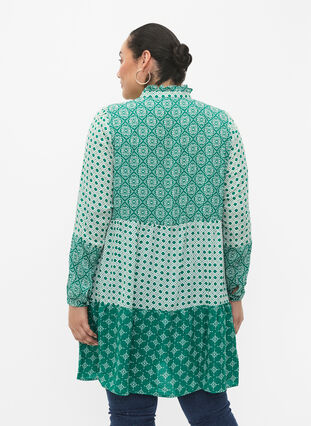 A-shape kjole med mønstre og skæringer, Green AOP, Model image number 1
