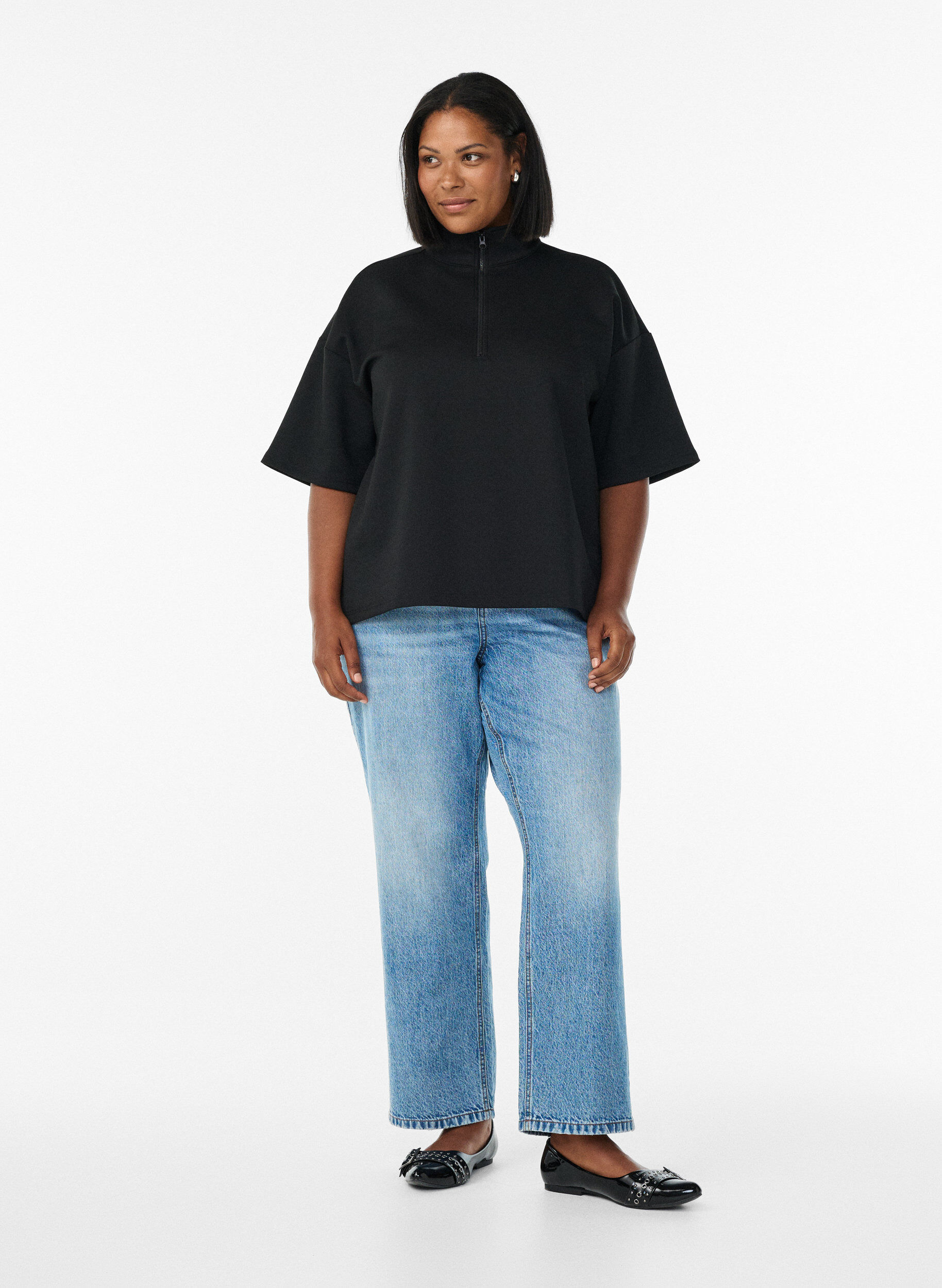 Zizzi Sweatbluse med korte &aelig;rmer og h&oslash;j krave, Sort, Model image number 1