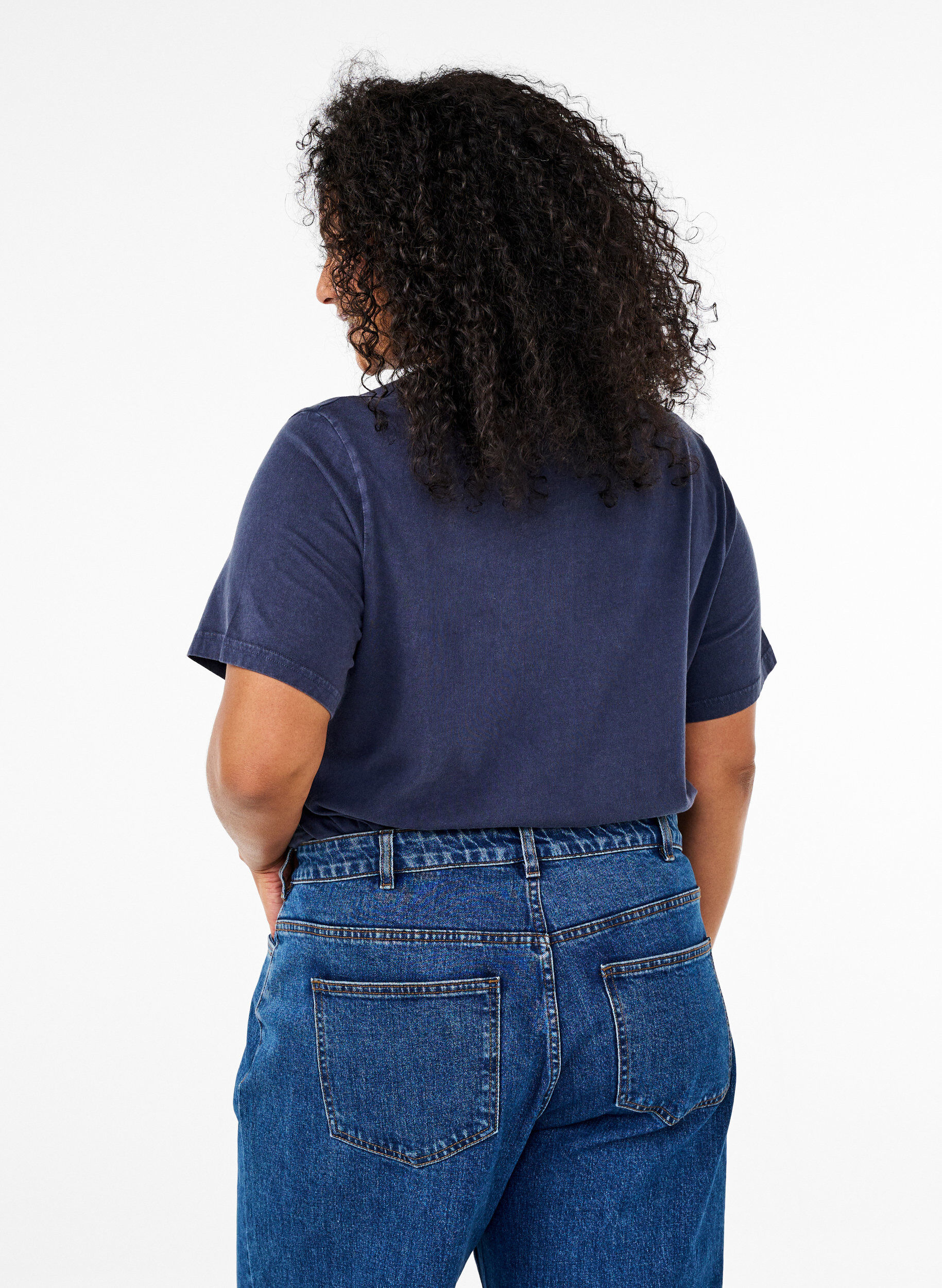 Zizzi T-shirt med eyelets og print, Navy Washed , Model image number 1