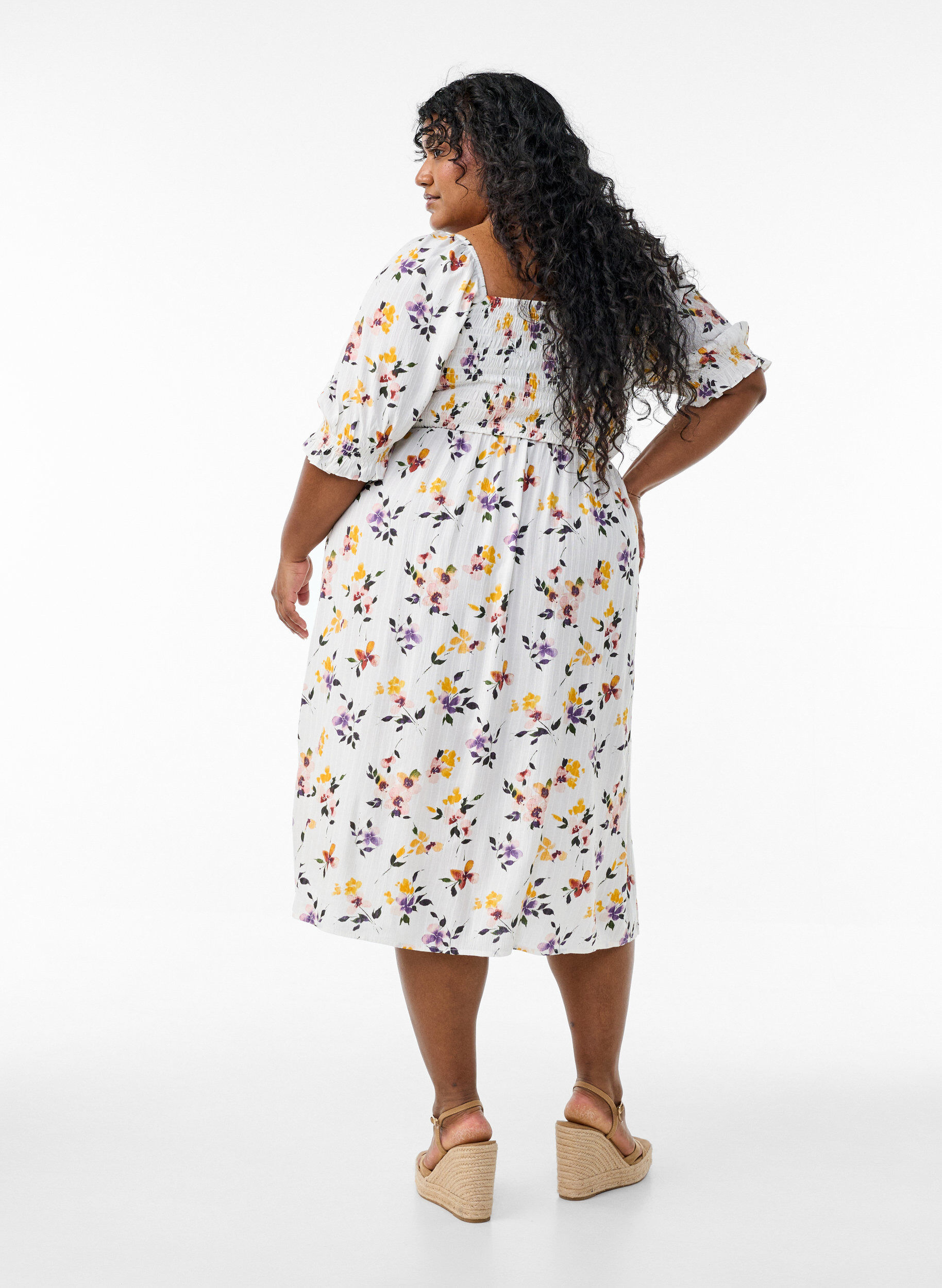 Zizzi Blomstret sommerkjole i viskose, Hvid, Model image number 1