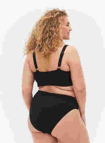 Højtaljet bikini trusse med crepe struktur, Black, Model image number 1