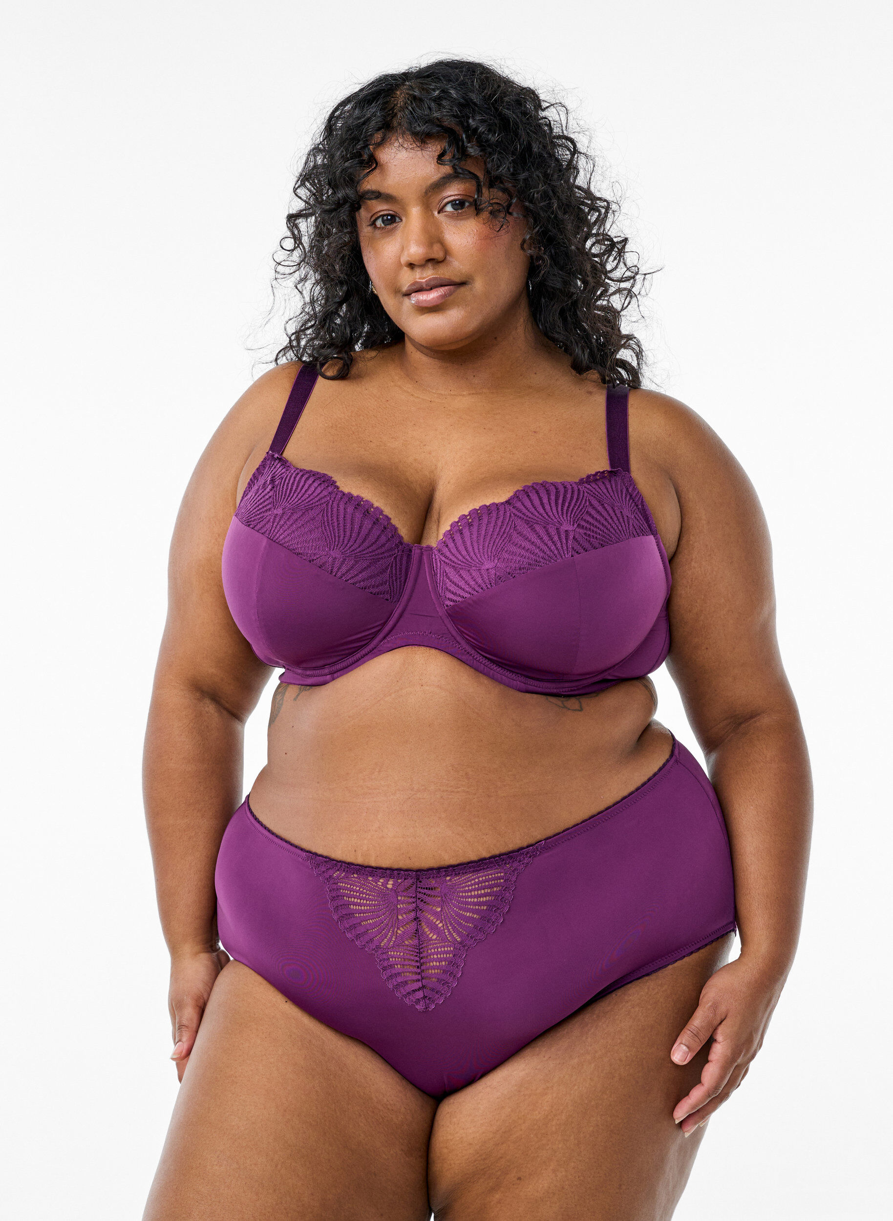 Brief trusse i microfiber med blondedetaljer, M&oslash;rk Bordeaux, Model