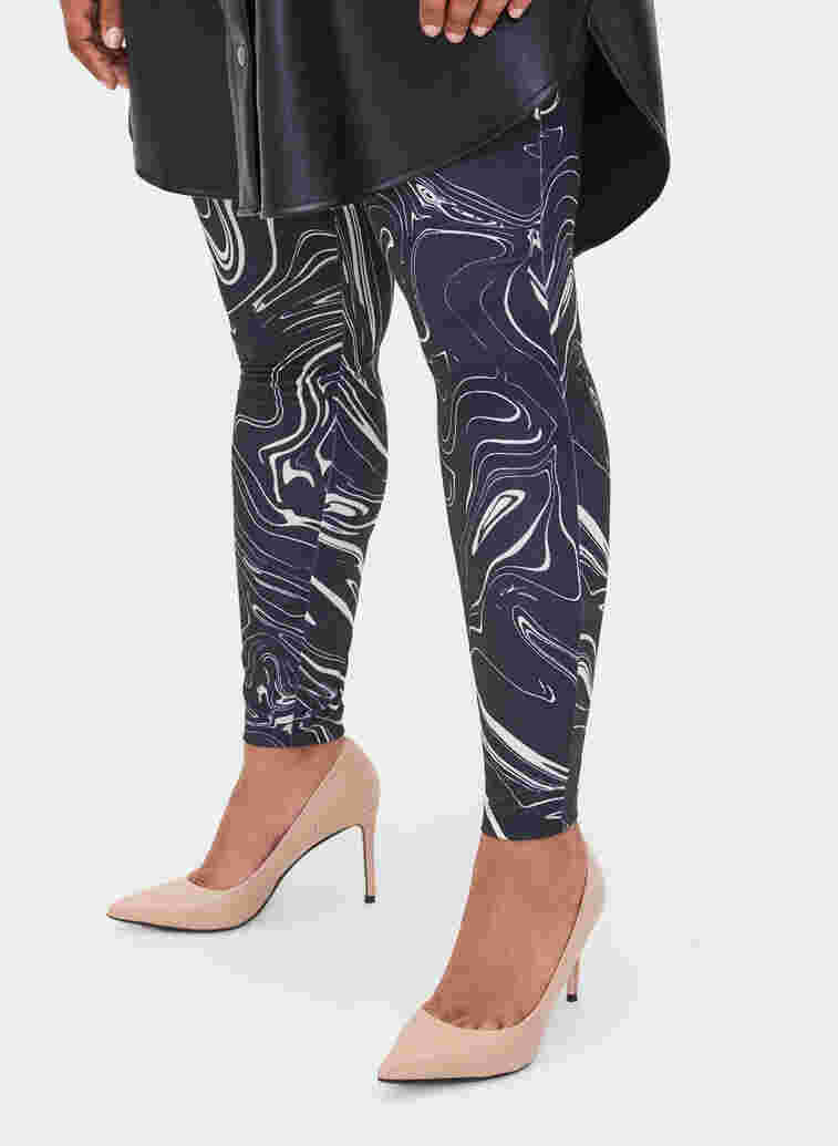 Leggings med print, Black Swirl AOP, Model