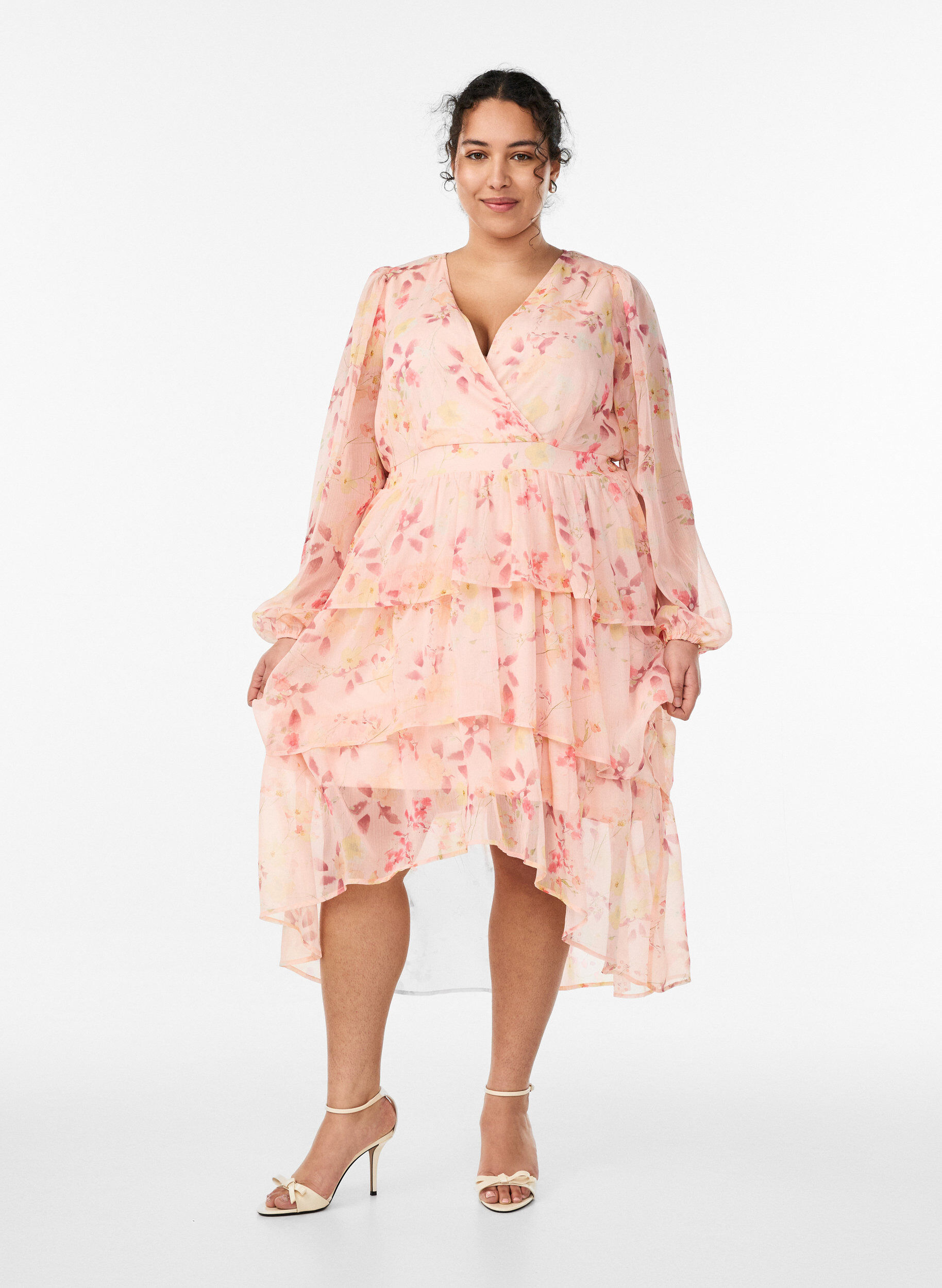 Zizzi Blomstret midikjole i chiffon med smocktalje, Orange, Model image number 0