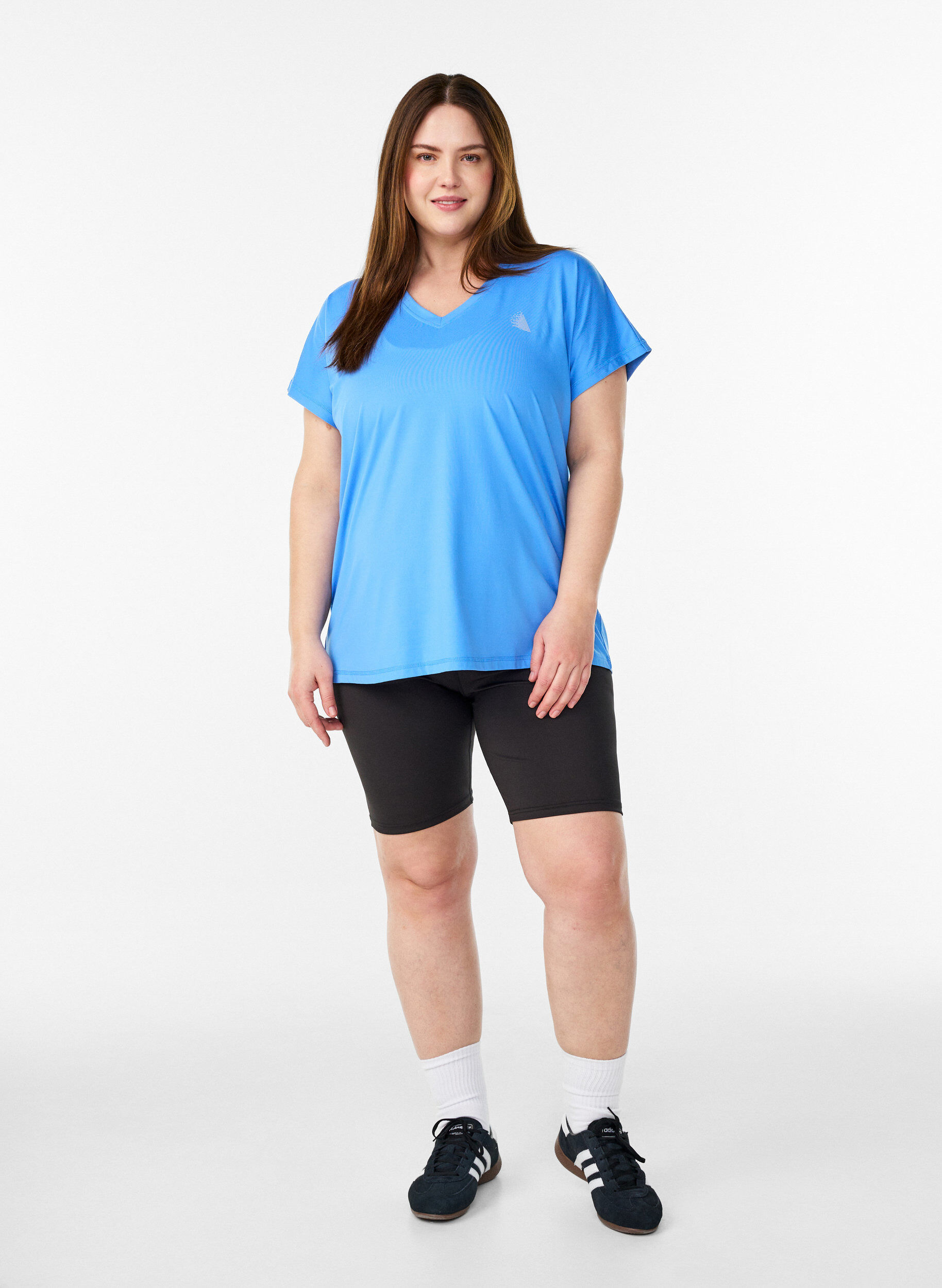 ZizziL&oslash;s tr&aelig;nings t-shirt med v-hals, Bl&aring;, Model image number 1
