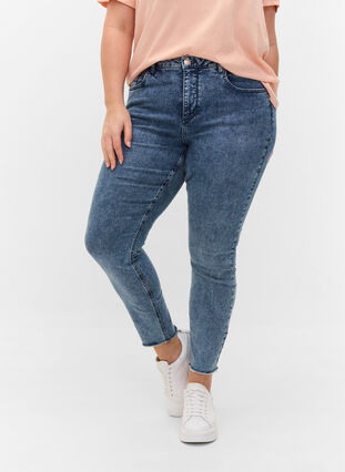 Cropped Amy jeans med nitter i sidesøm, L.Blue Stone Wash, Model image number 2