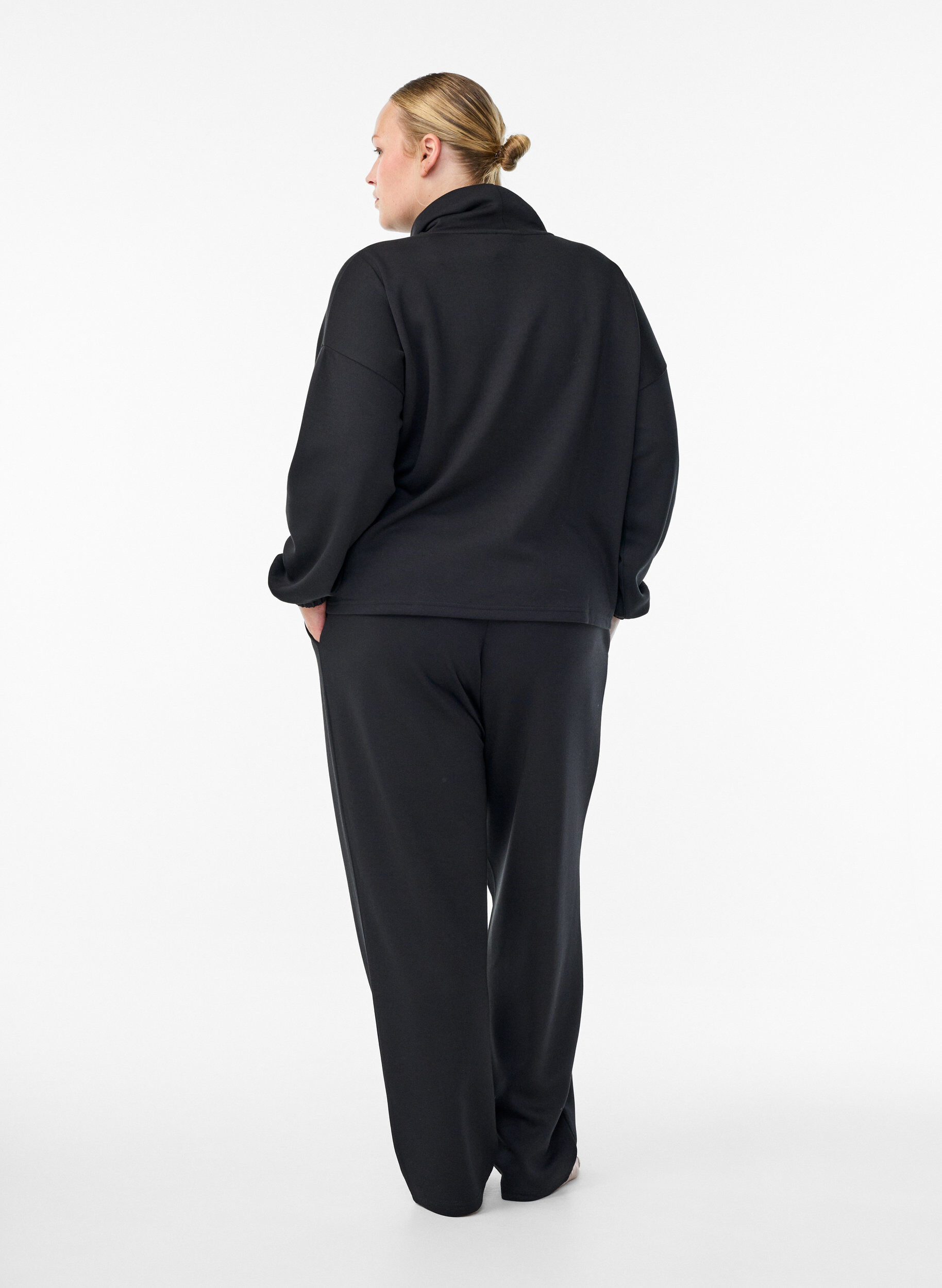 Zizzi L&oslash;se bukser i modalmix, Sort, Model image number 1