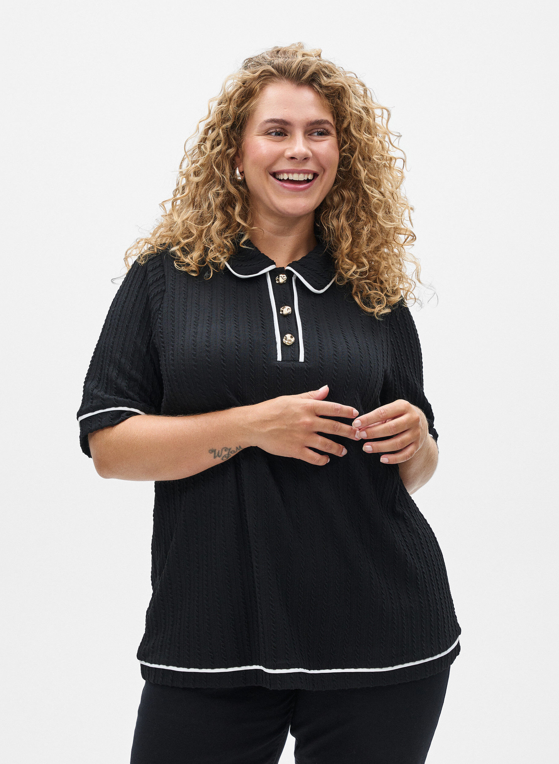 Polo i jersey med struktur og kontrastkanter, Sort, Model