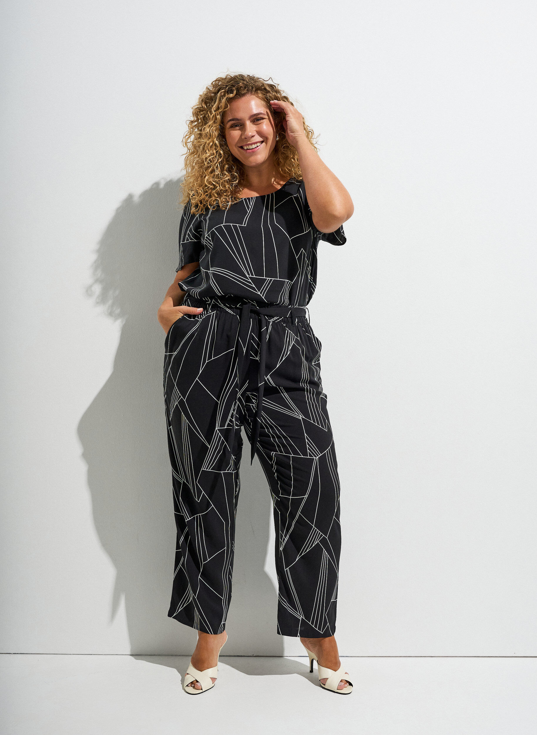 FLASH - Kort&aelig;rmet bluse i viskose med print