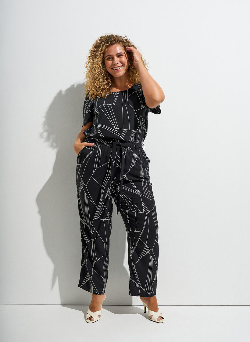 Kort&aelig;rmet bluse i viskose med print, Sort, Image image number 0