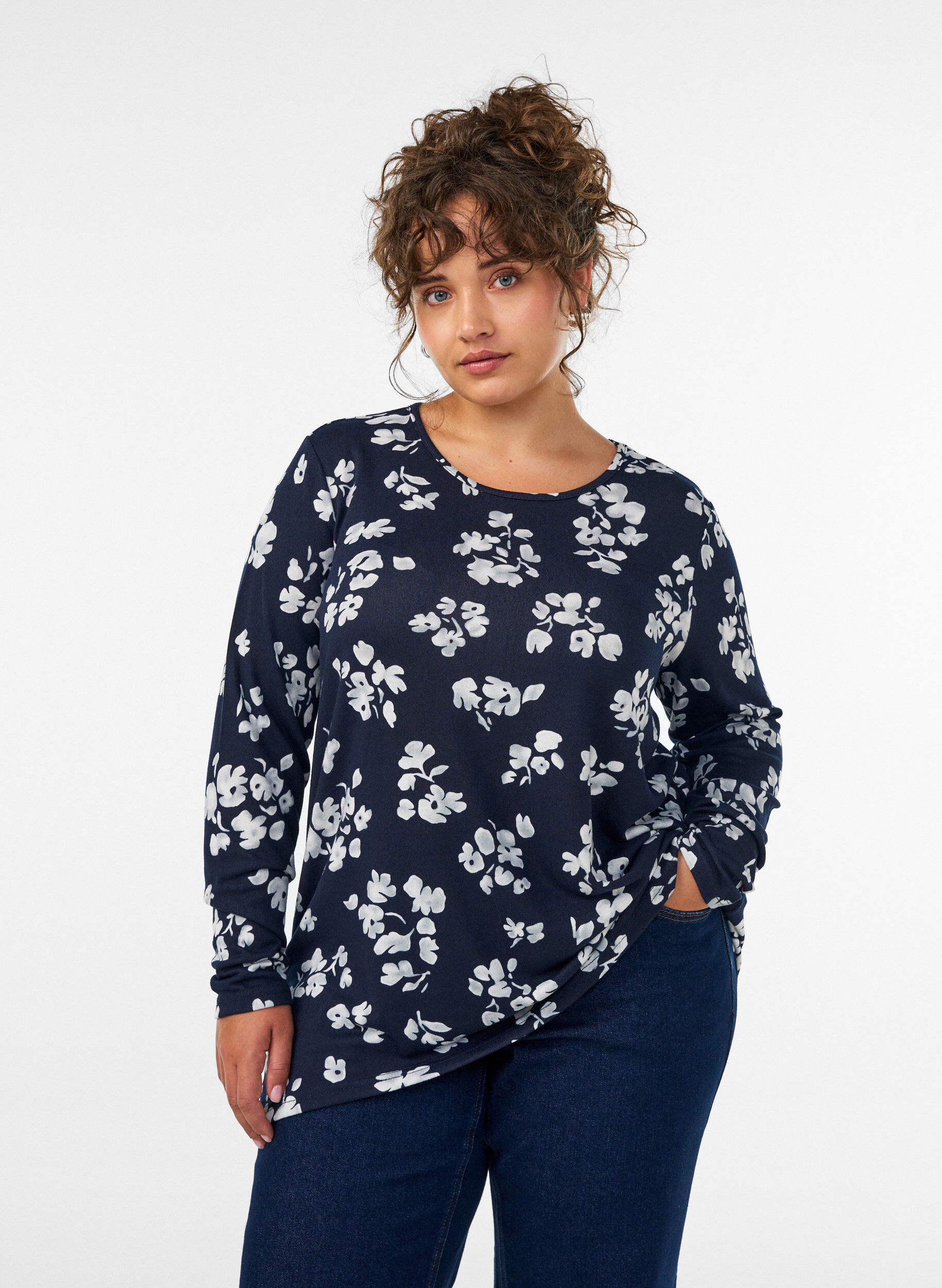 Blomstret bluse med lange &aelig;rmer, Bl&aring;, Model