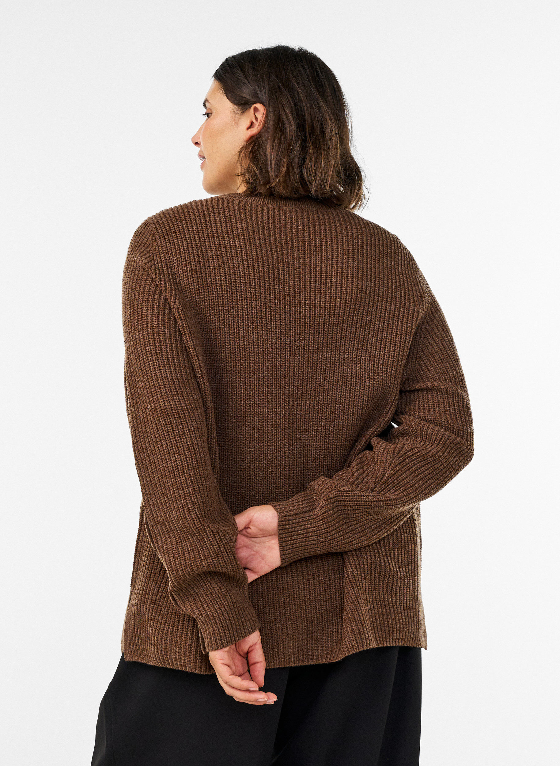 ZizziStrikbluse med ribstruktur og knapdetaljer, Brun, Model image number 2