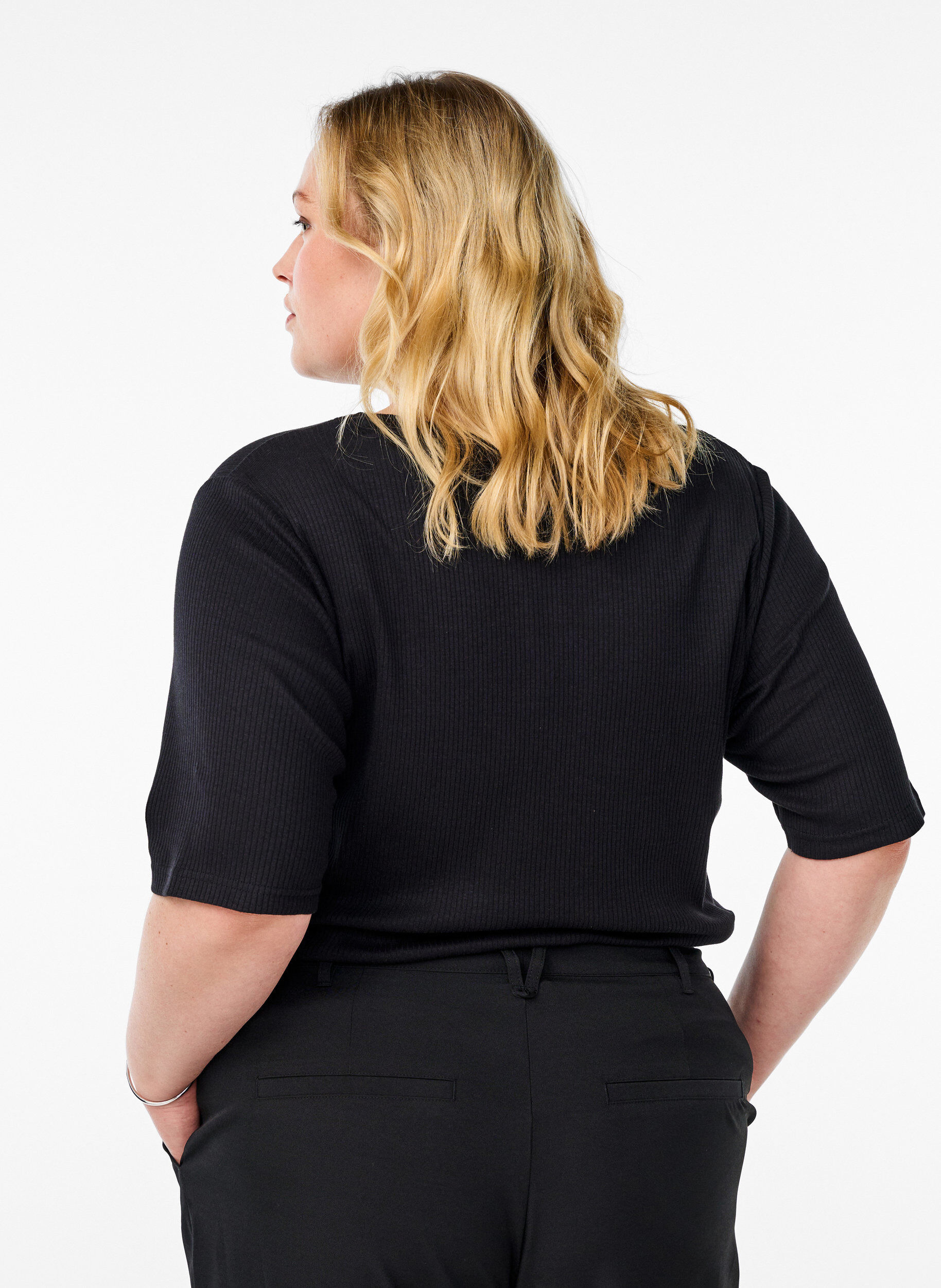 ZizziRibbet jerseybluse med korte &aelig;rmer, Sort, Model image number 2