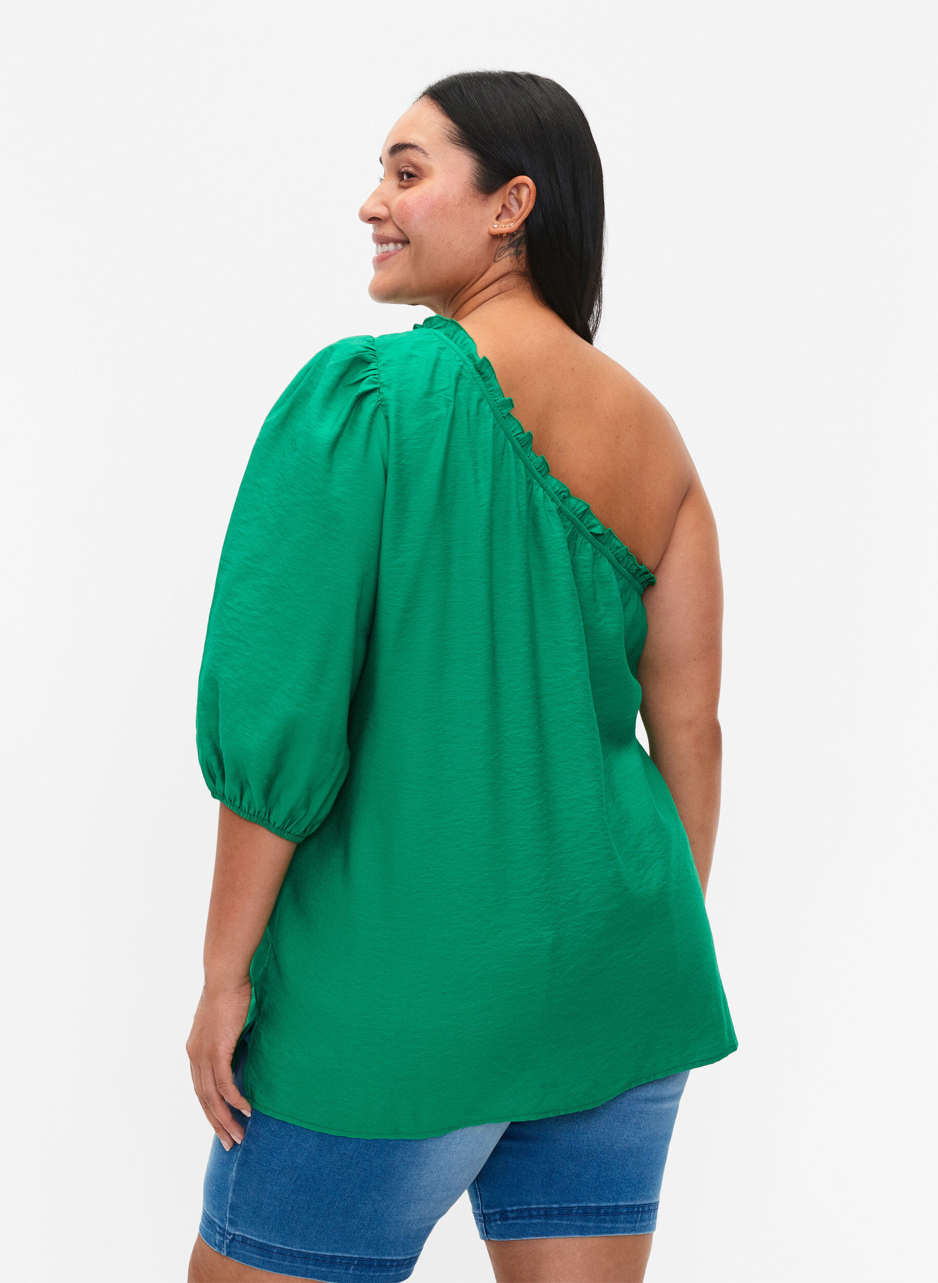 Zizzi One-shoulder bluse i viskose, Gr&oslash;n, Model image number 2