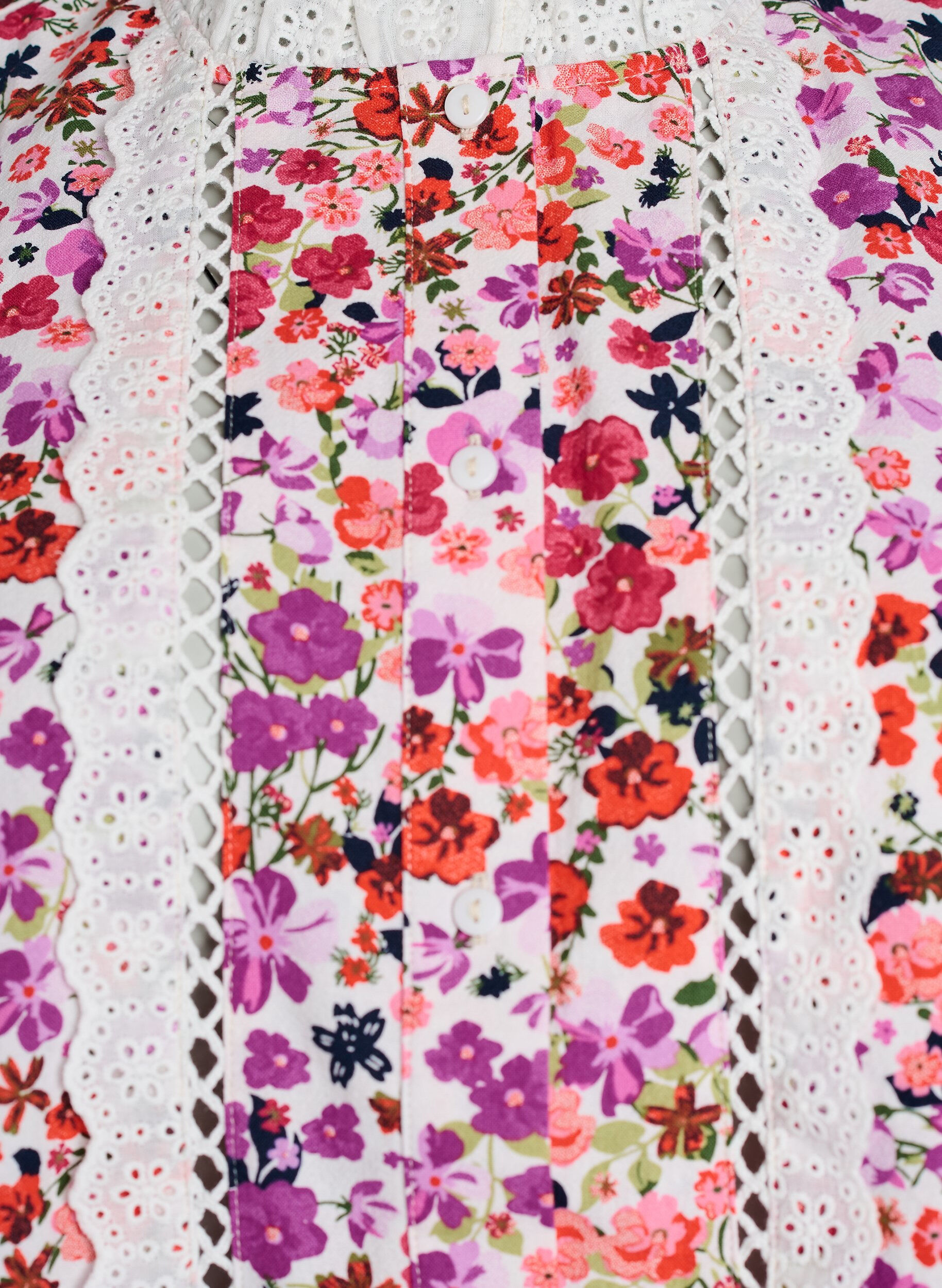 Zizzi &AElig;rmel&oslash;s bomuldsbluse med blomsterprint og broderie anglaise, Lyser&oslash;d, Packshot image number 2