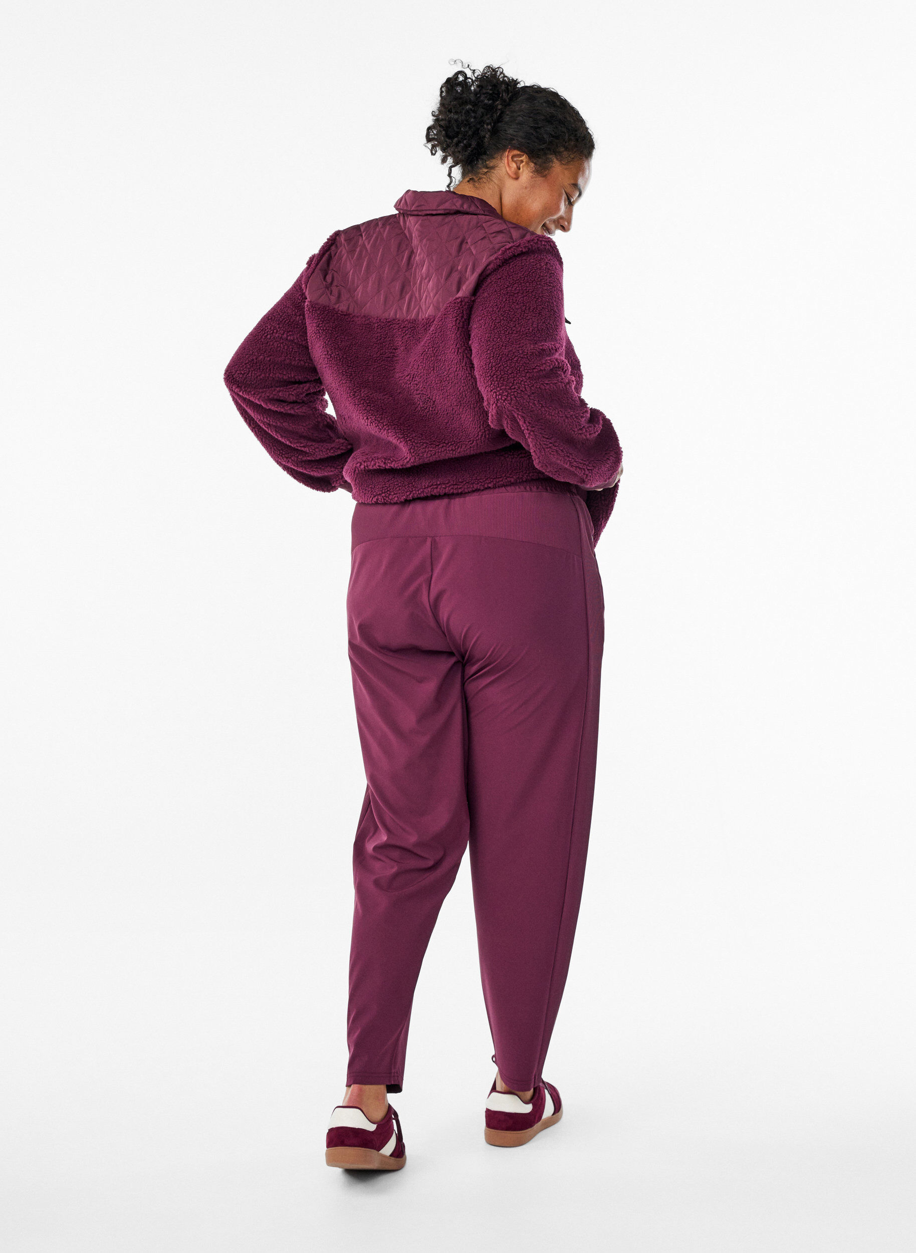 Zizzi Lette tr&aelig;ningsbukser med lommer, R&oslash;d, Model image number 1