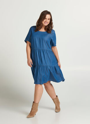 Kortærmet denim kjole med læg, Medium Blue, Model image number 2
