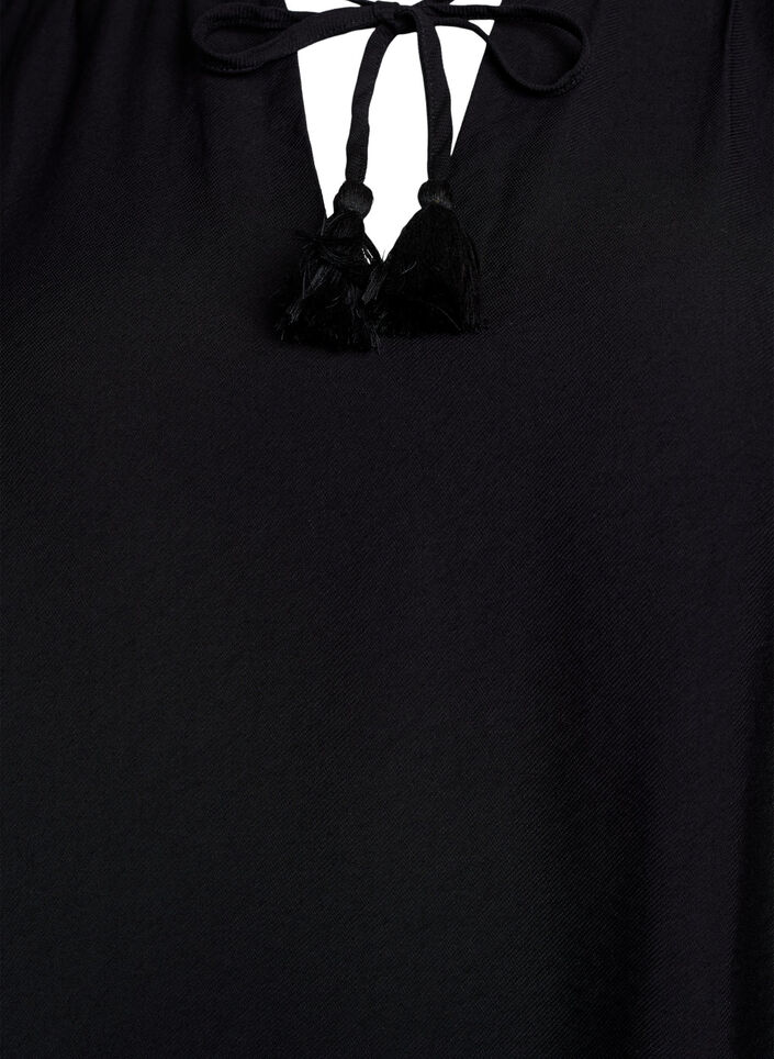 Kort kjole med A-shape og flæser, Black, Packshot image number 2