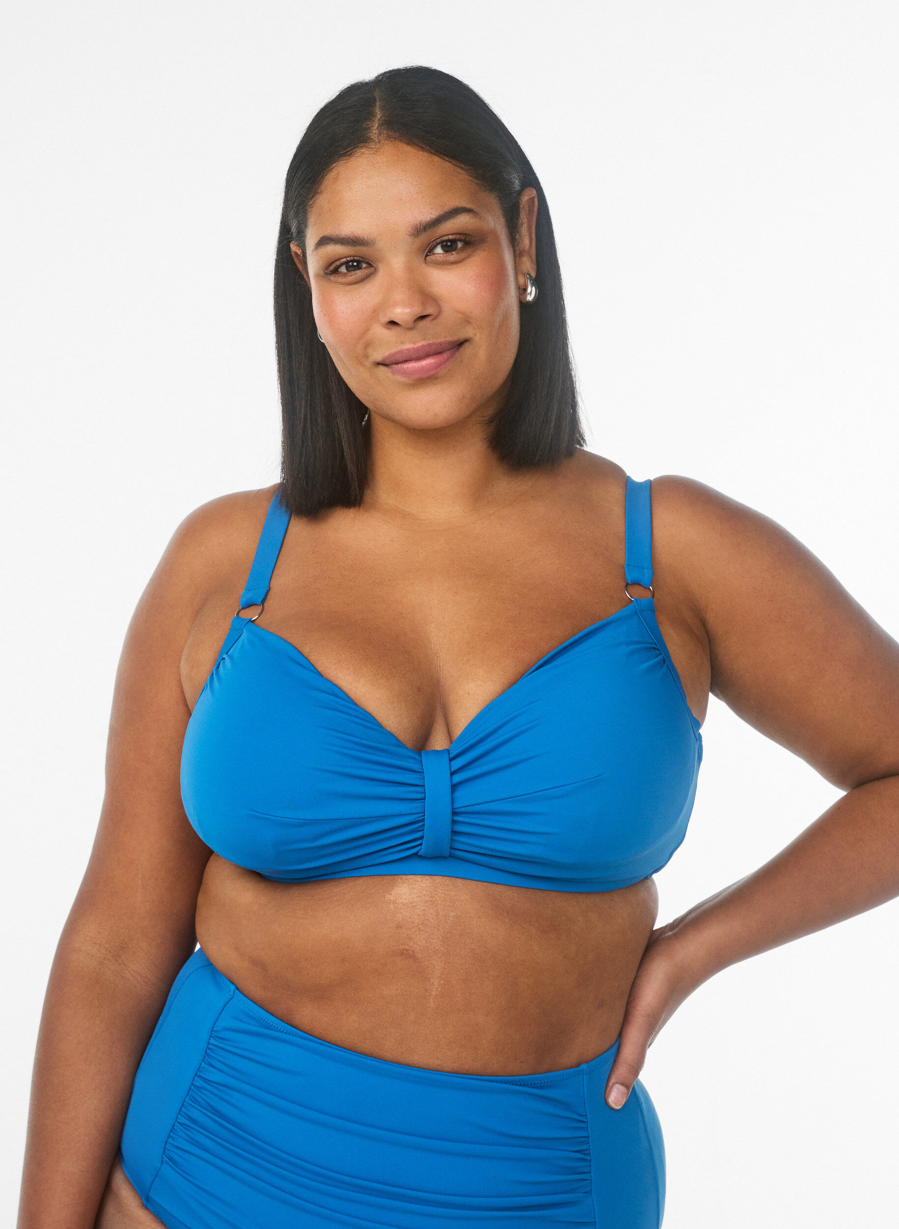 Bikini b&oslash;jle bh med draperinger, Bl&aring;, Model