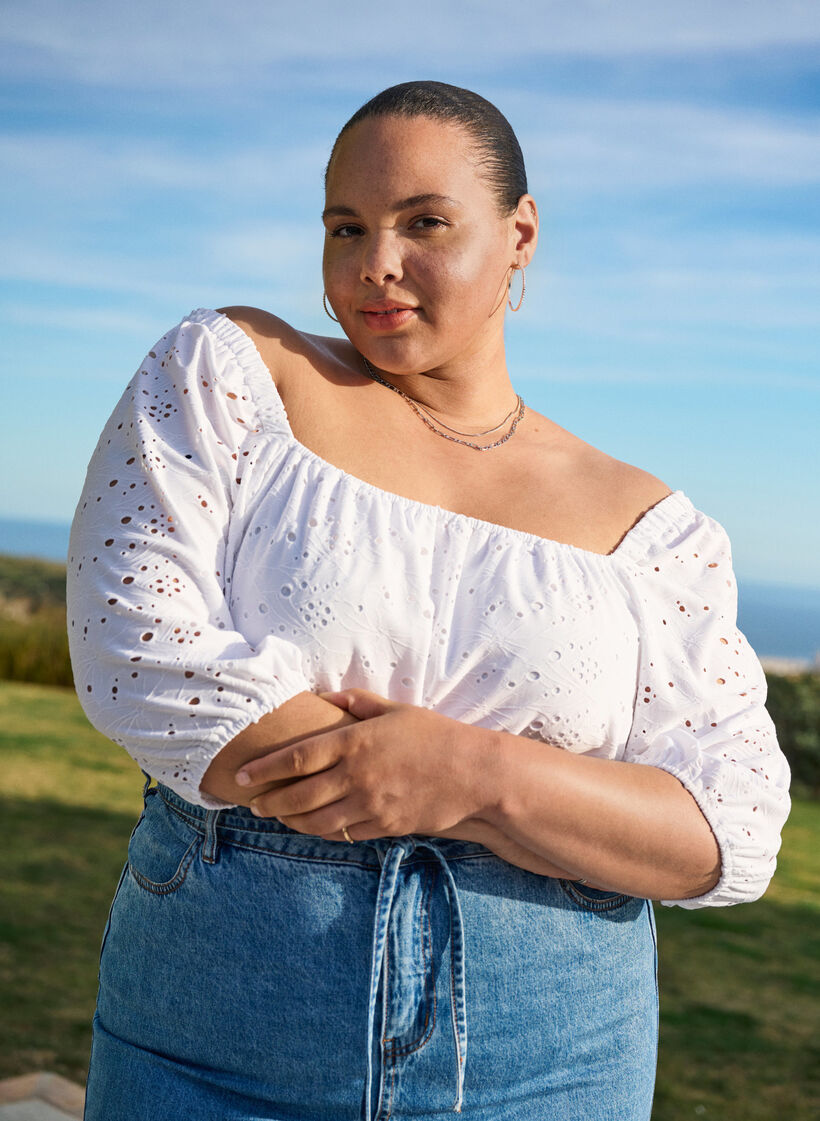 Bluse med korte puf&aelig;rmer og hulm&oslash;nster, Hvid, Image image number 0