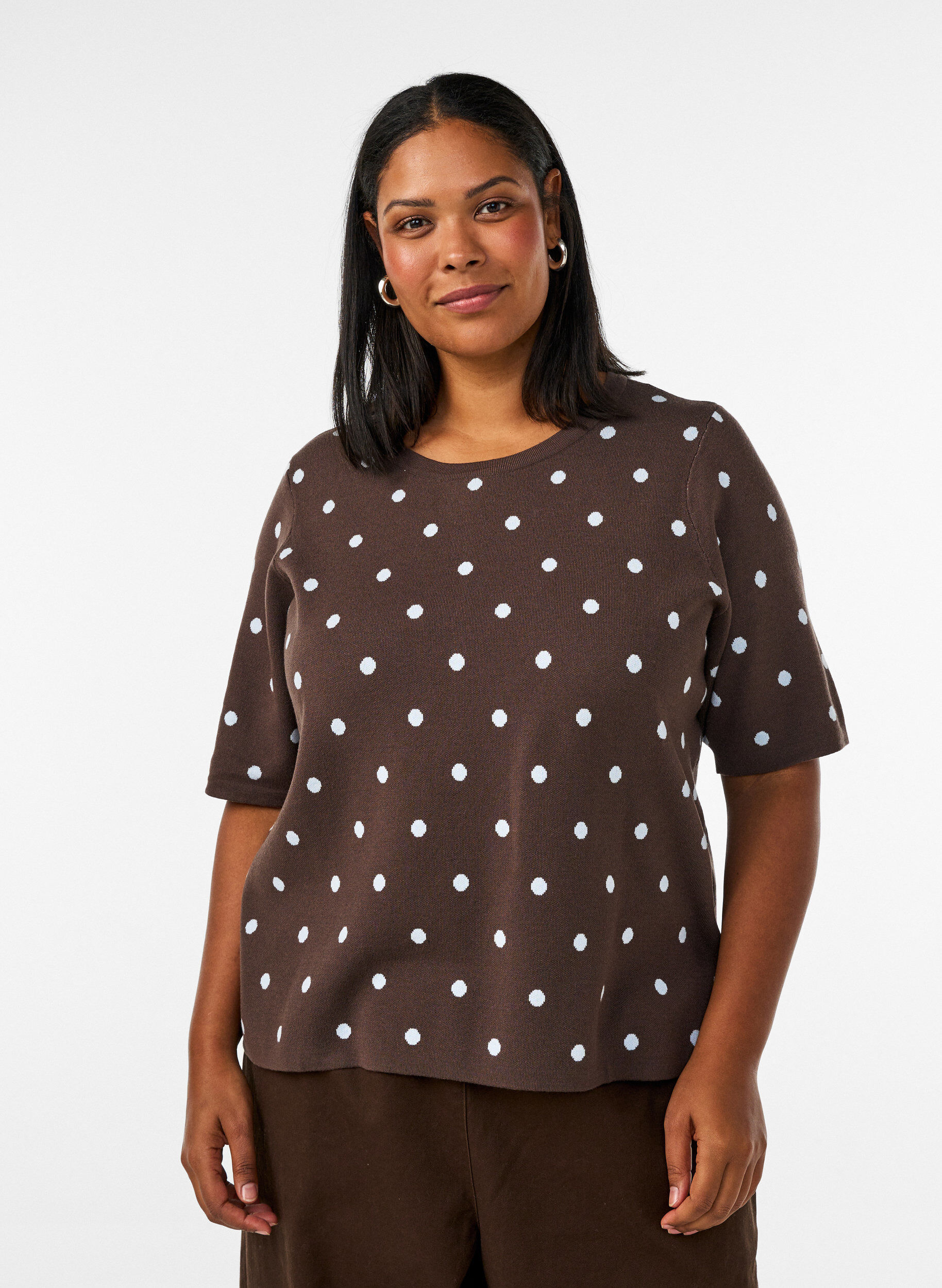ZizziKort&aelig;rmet strikbluse med prikker, Brun, Model image number 0