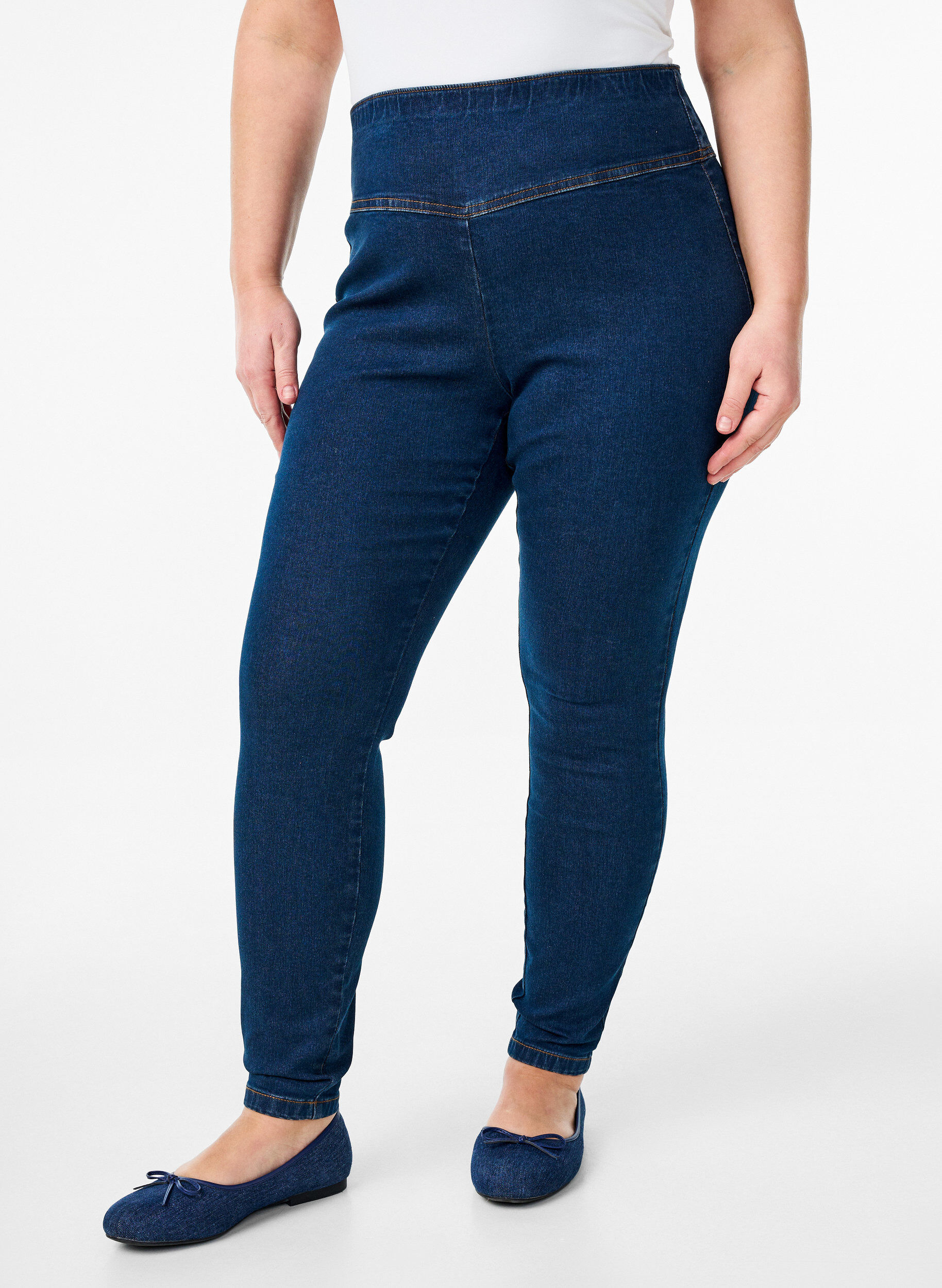 Zizzi Stretchy jeggings med h&oslash;j talje, Bl&aring;, Model image number 2