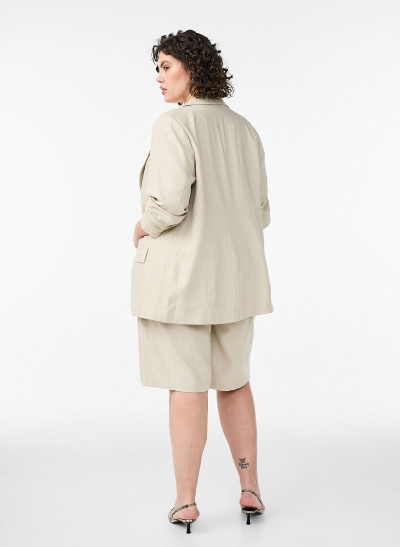 Bermudashorts i h&oslash;r og viskose med h&oslash;j talje, Beige, Model image number 2