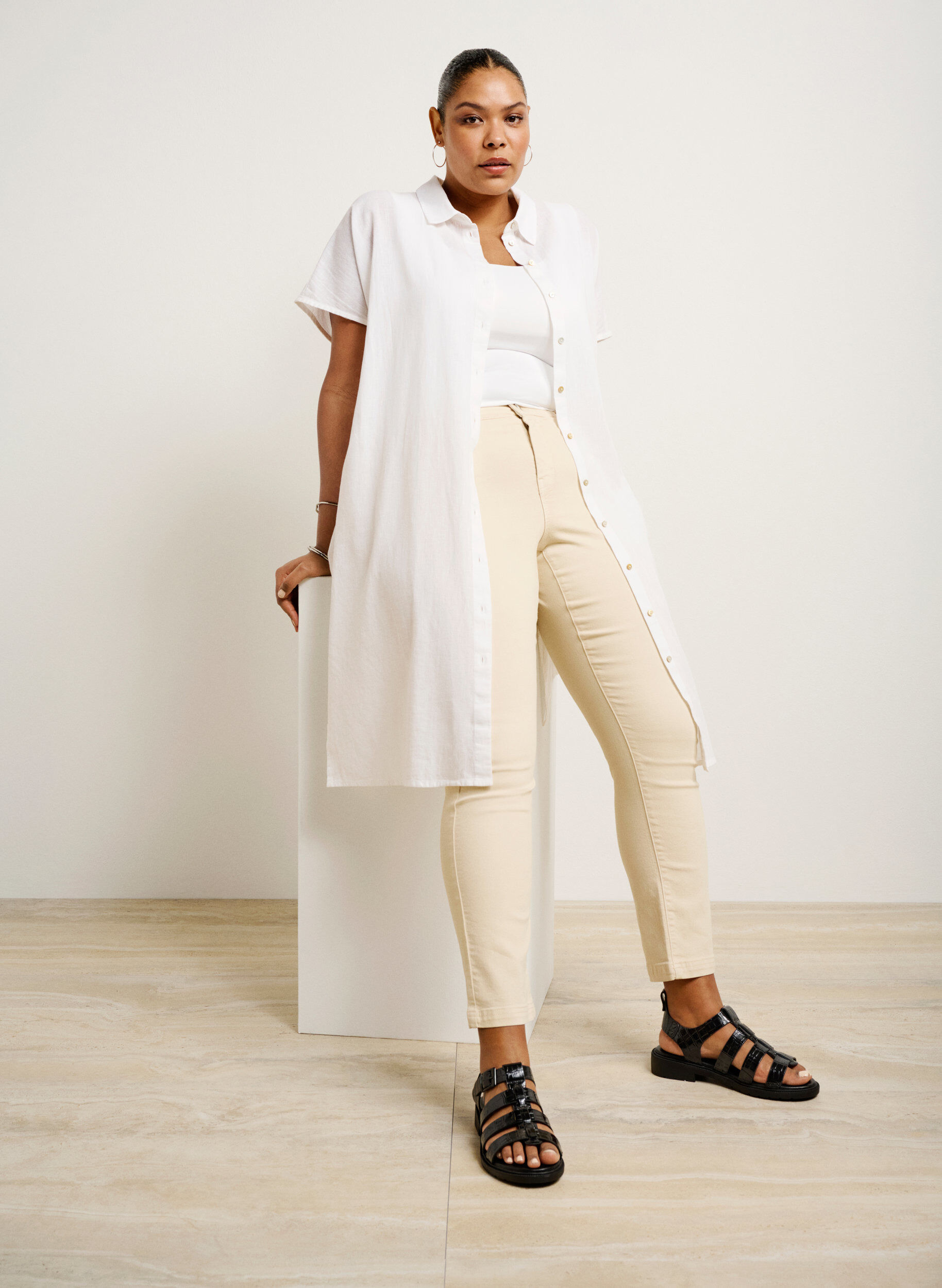 Zizzi Wide fit - Sandal i shiny croco l&aelig;der, Black, Image image number 0