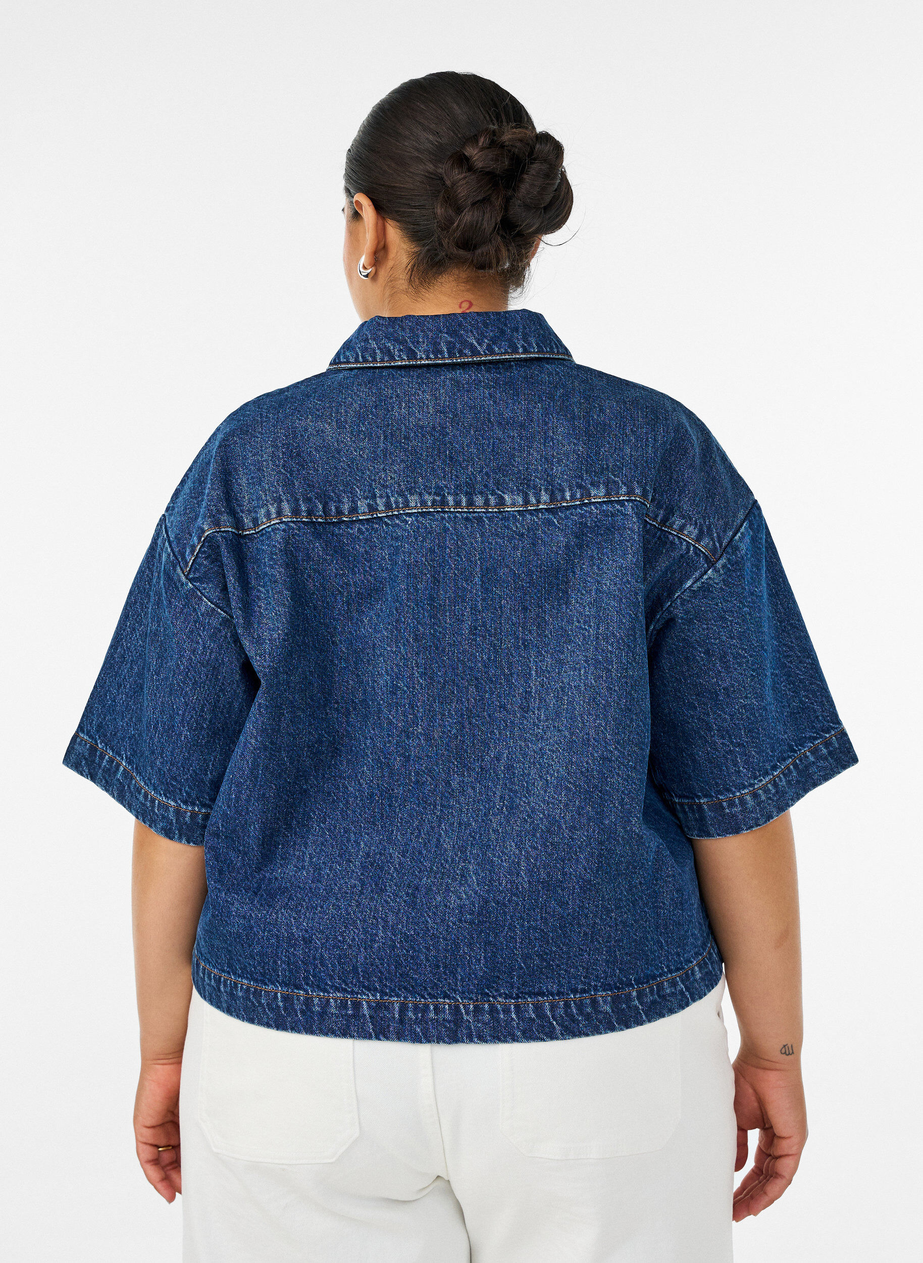 ZizziKort denimjakke med knaplukning og korte &aelig;rmer, Bl&aring;, Model image number 2