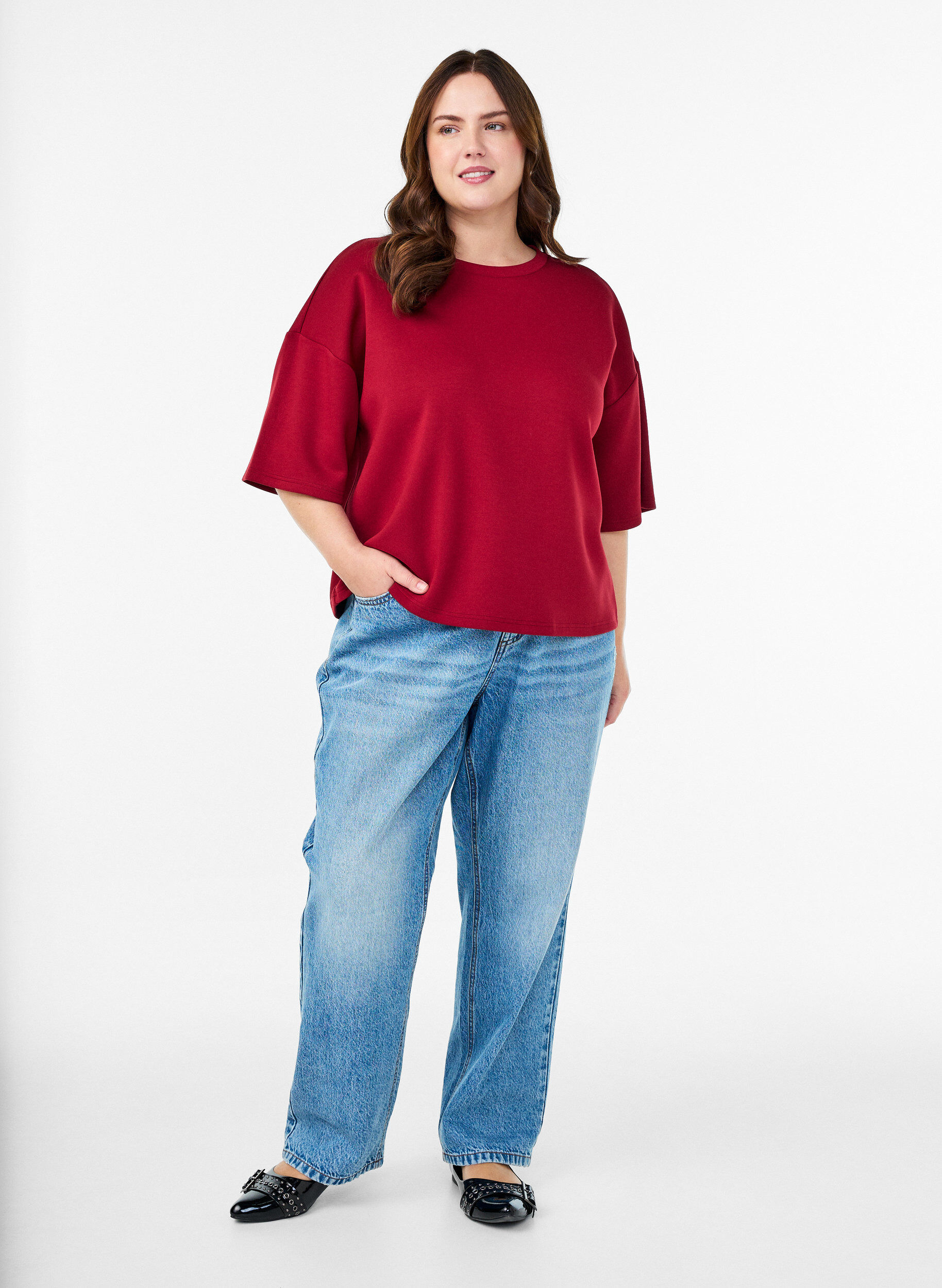 Zizzi Kort loose fit t-shirt i modalblanding, R&oslash;d, Model image number 1