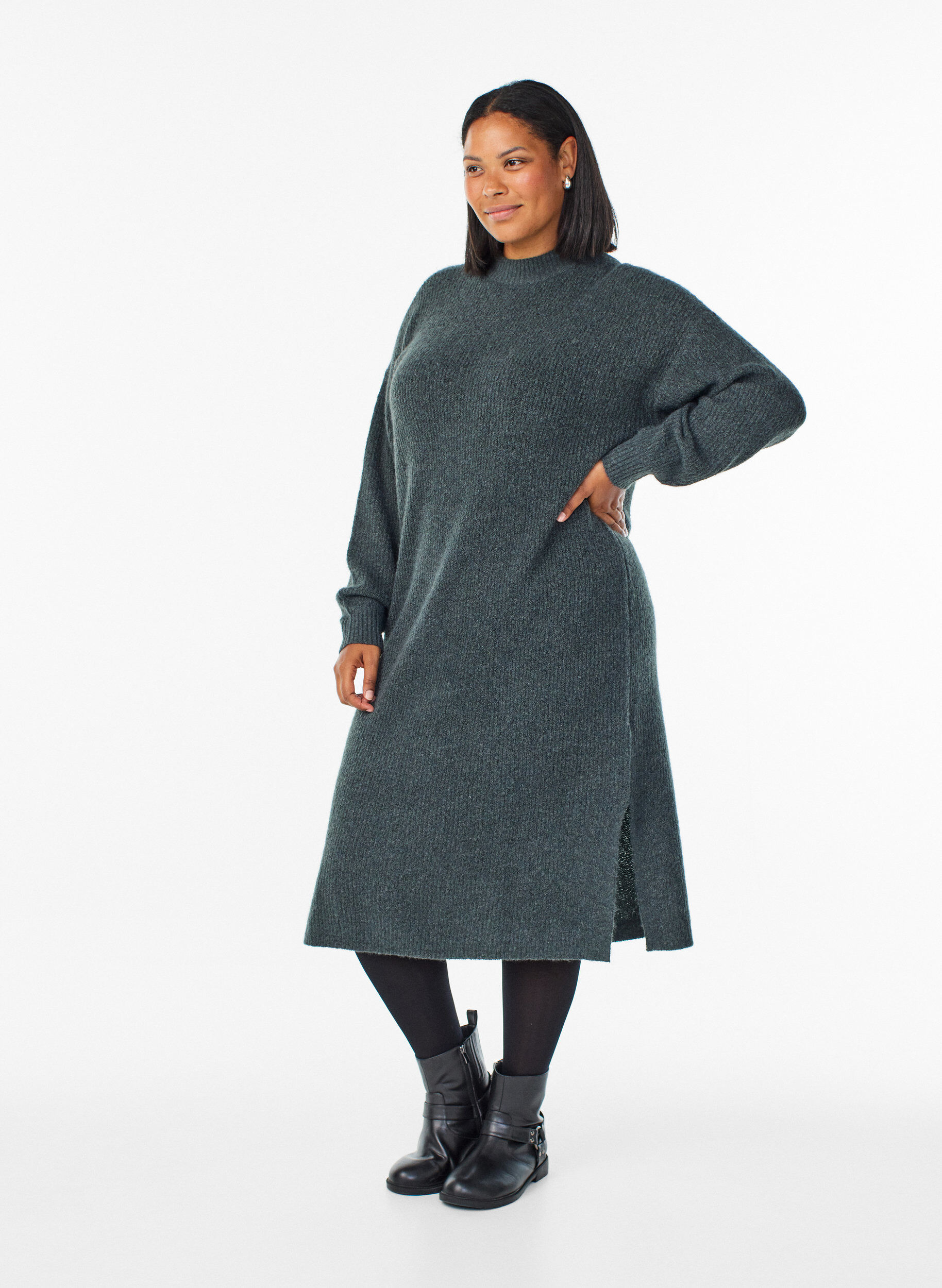 Lang strikkjole med h&oslash;j hals, Gr&oslash;n, Model