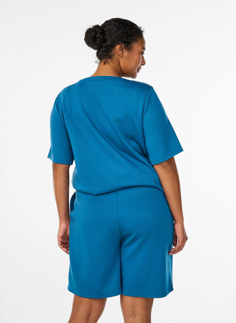 Shorts i modal-mix med lommer, Bl&aring;, Model image number 2