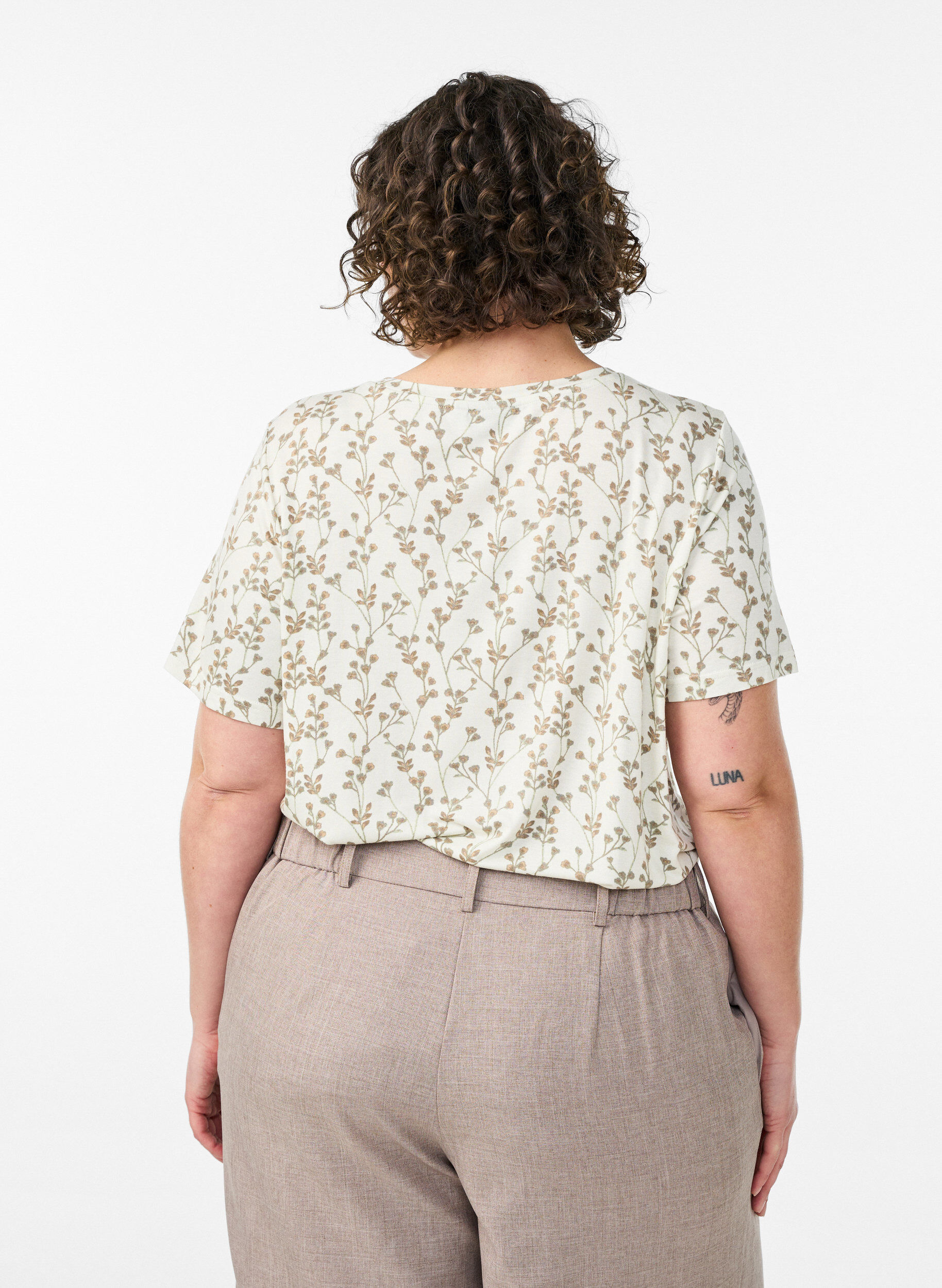 ZizziT-shirt med blomsterprint, Vanilla, Model image number 2