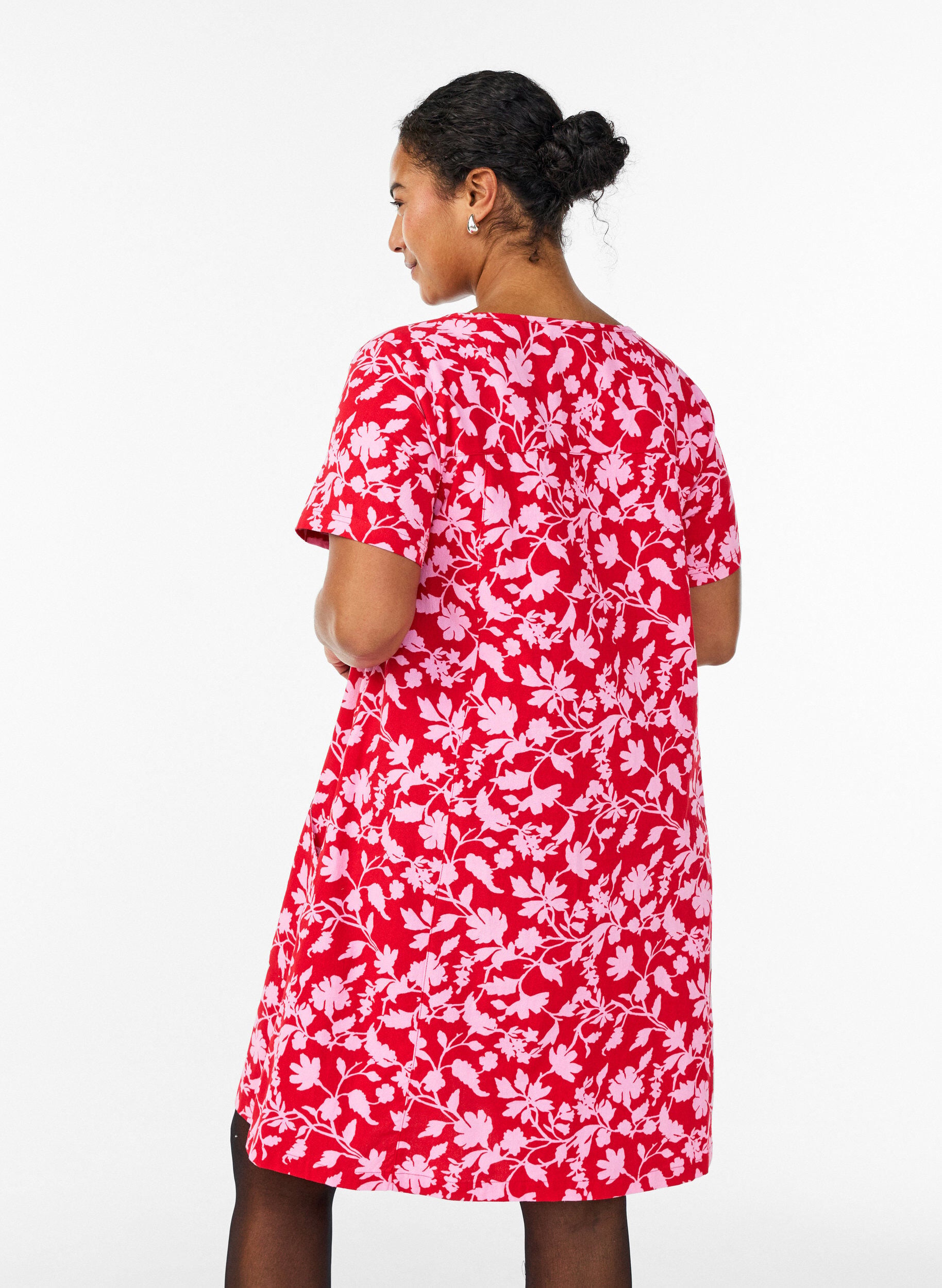 ZizziKort a-shape kjole med blomsterprint, R&oslash;d, Model image number 2