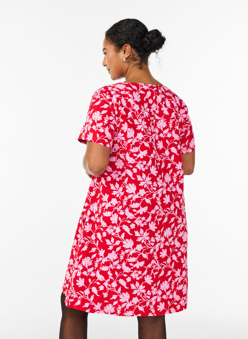 Kort a-shape kjole med blomsterprint, R&oslash;d, Model image number 2