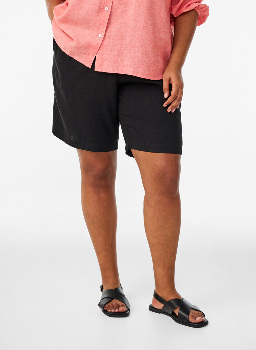 Shorts i h&oslash;r og viskose med h&oslash;j talje, Sort, Model image number 3