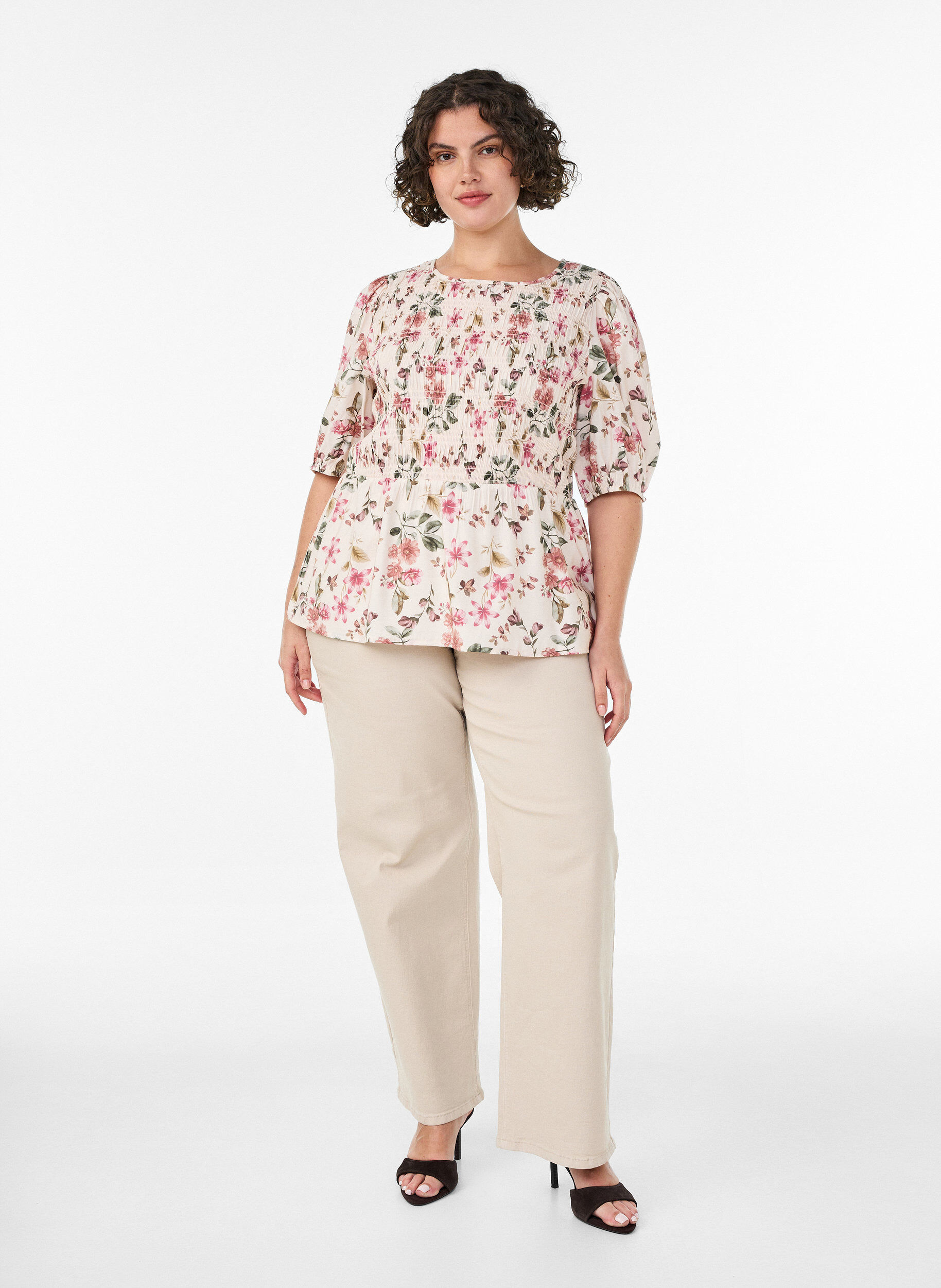 ZizziBluse i viskose med smock og peplum-effekt, Vanilla, Model image number 1