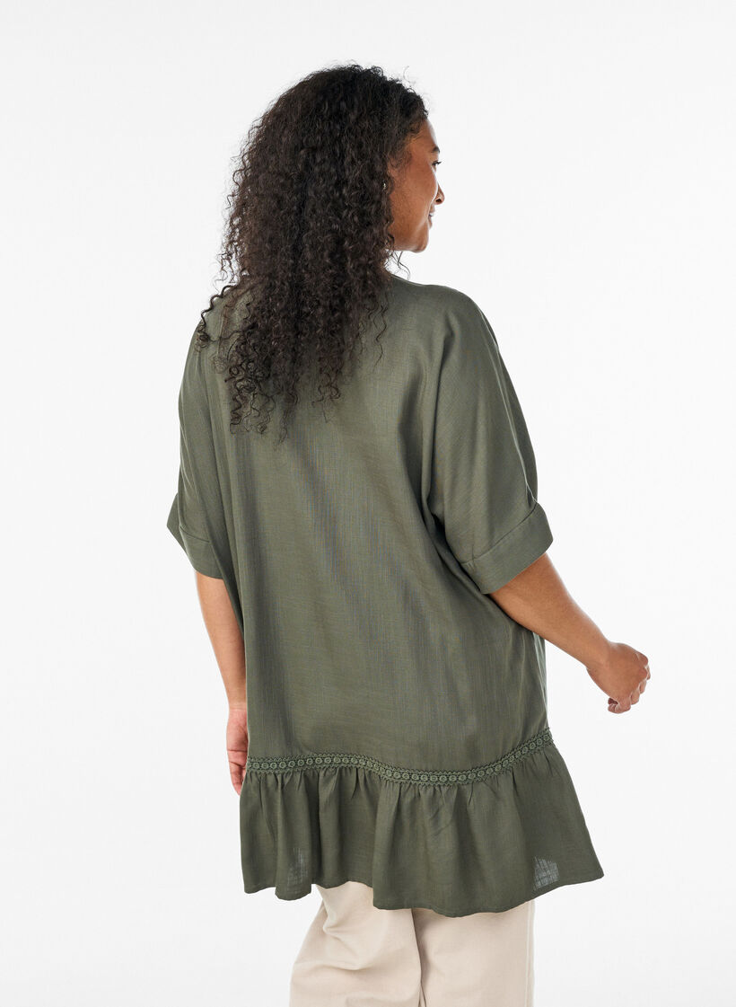 Tunika i viskose med knapper og fl&aelig;sekant, Gr&oslash;n, Model image number 2