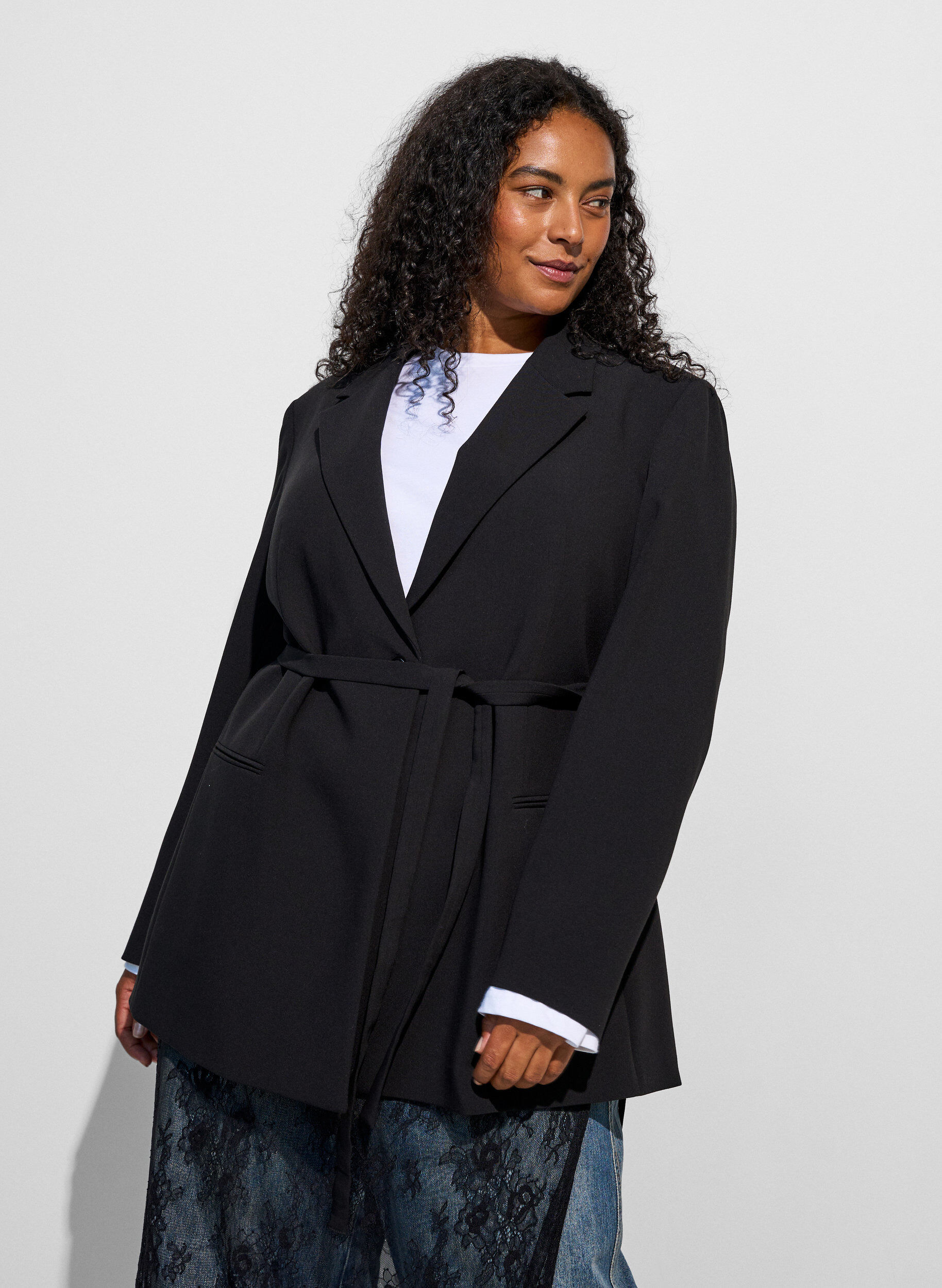 ZizziBlazer med aftageligt bindeb&aelig;lte, Sort, Model image number 3