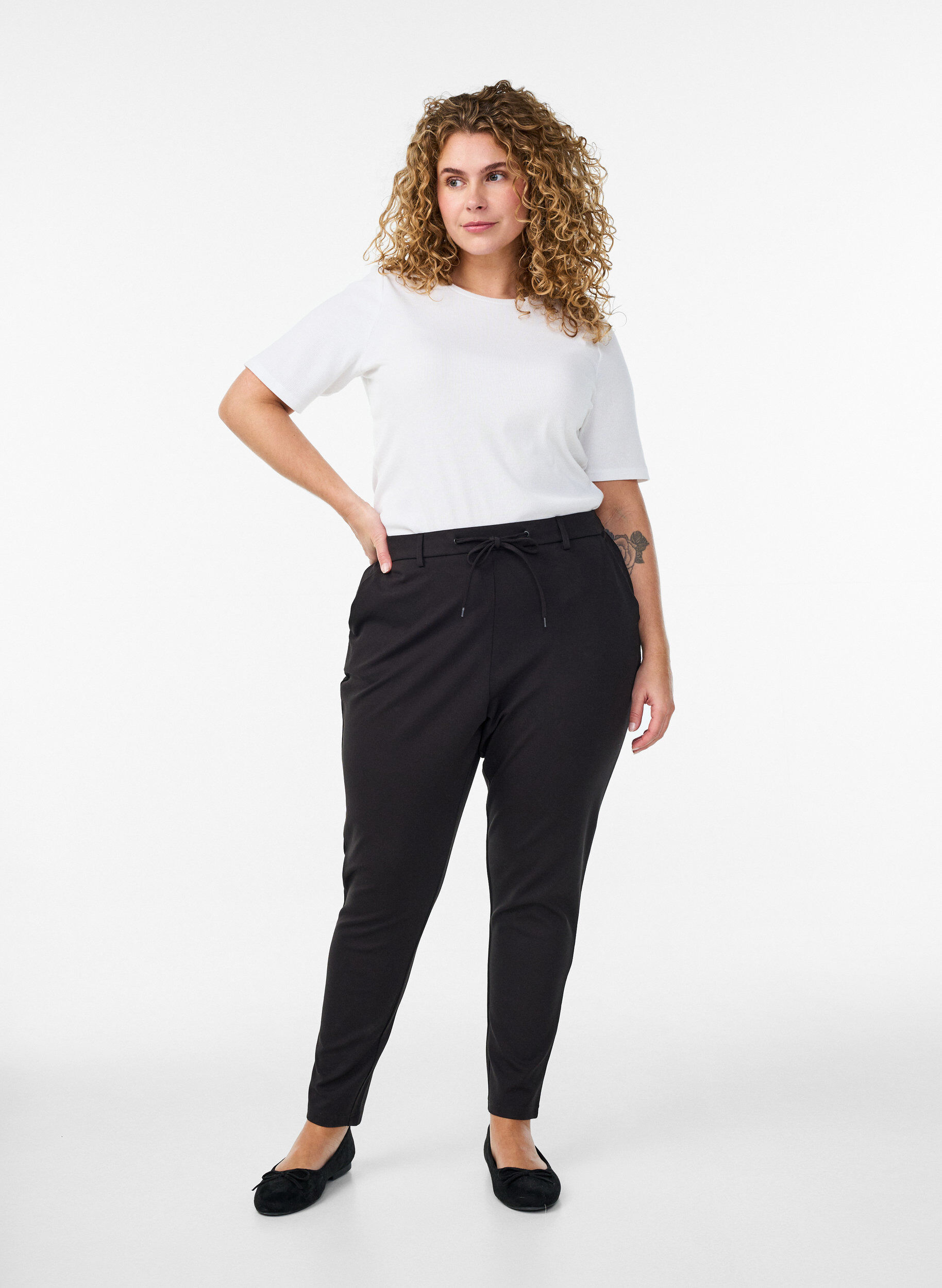 Cropped Maddison bukser, Sort, Model